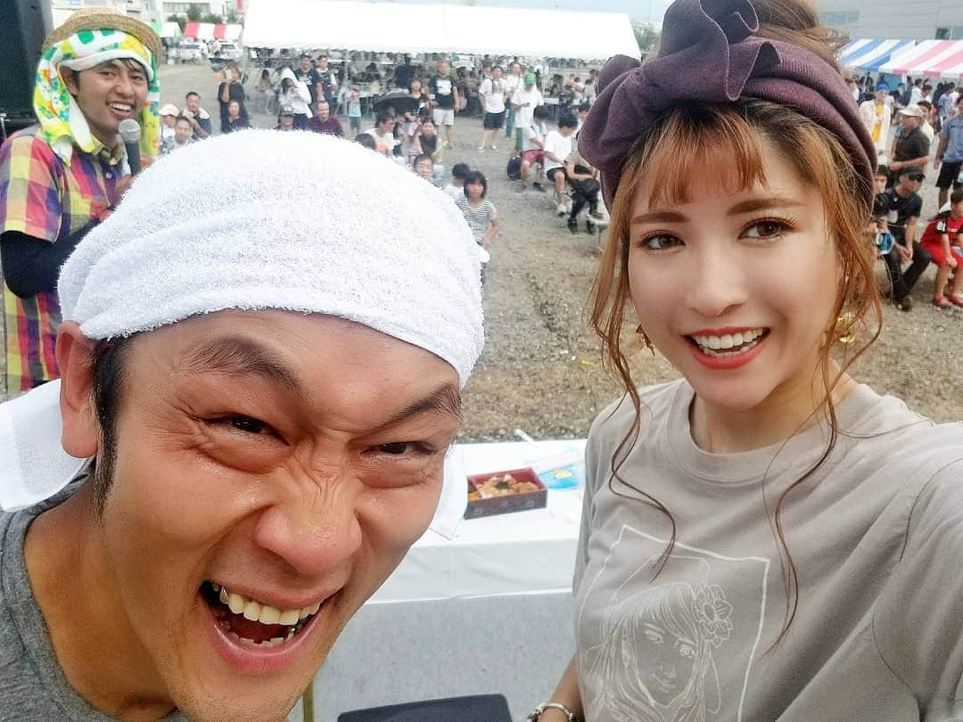 石関友梨さんのインスタグラム写真 - (石関友梨Instagram)「MAXと社内祭の大食いイベントでした！パンパンにあんこで太ったたい焼きを30分で27個食べた～☆MAXも面白かったw大盛況であった♪ #サンデン労働組合 #群馬県 #大食いイベント #企業イベント #告知のないイベント #MAX鈴木 #たい焼き #登利平 #4人1組4チーム #2口差で負けたw #4人は強敵や #めちゃくちゃ楽しかった #台風直撃前日 #晴れ女」9月9日 10時58分 - yurimorico