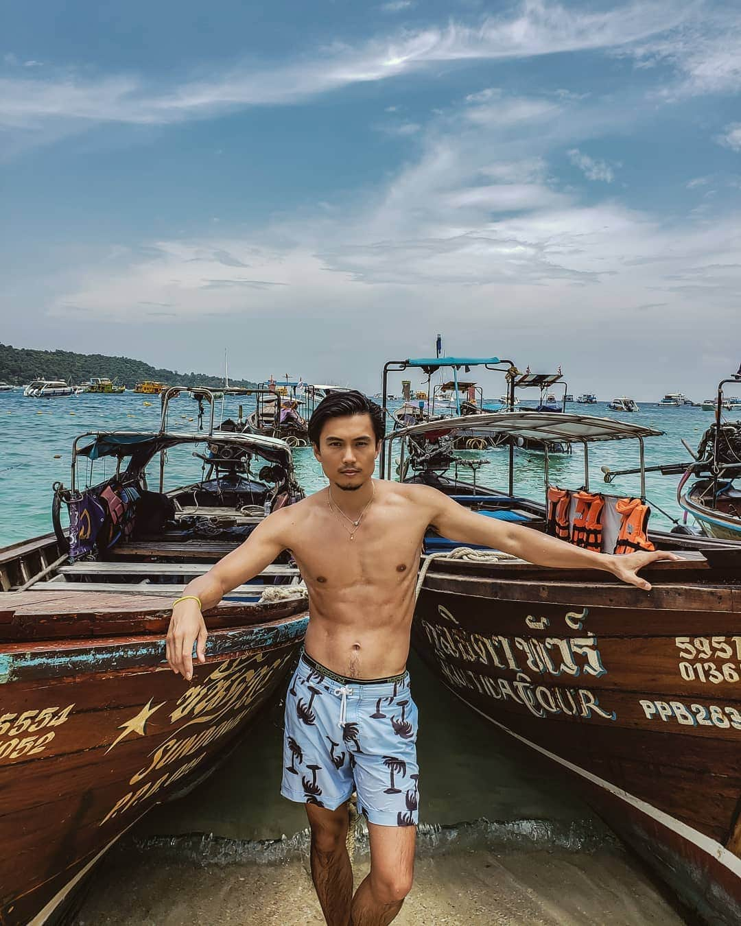 芳賀勇一さんのインスタグラム写真 - (芳賀勇一Instagram)「Smell the sea, Feel the sky Let your soul and spirit fly. 海の香り、青い空、心解き放たれる  #phiphiisland #thailand  #sea #sky #sunshine #nature  #model #actor #ピピ島 #大自然 #その #美しさ #まだ見ぬ世界 #観るべし」9月9日 11時27分 - yuichihaga226