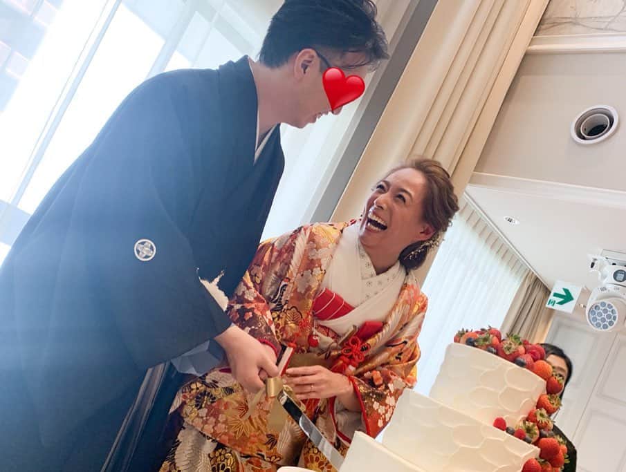 清水佐紀さんのインスタグラム写真 - (清水佐紀Instagram)「. ひろこ(友人)のこの幸せそうな顔。 最高以外の何者でもない。 大好きなひろこのために仲良しメンツがみんな勢揃いした。みんなも最高。 . #結婚式 #👰🤵 #おめでとう」9月9日 13時12分 - saki___shimizu