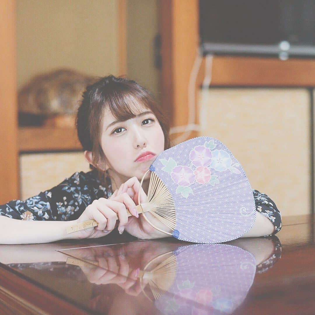 井上麗夢のインスタグラム：「台風すぎた！﻿ ﻿ 初めて雨戸締めてみたら﻿ 真っ暗だし無音だし﻿ すごいんだね！知らなかった！笑﻿ ﻿ まだまだ暑いみたい😵﻿ ﻿ #撮影会﻿ #イベント﻿ #女優 #台風 #井上麗夢」
