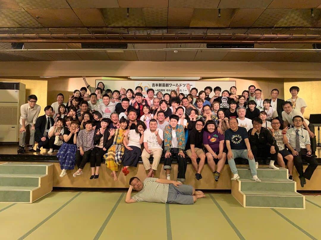 カバのインスタグラム：「吉本新喜劇ワールドツアー、国内全日程終了しました！47都道府県、来場者数が13万人超えと聞き、感謝しかありません！本当にありがとうございました！！60周年と歴史ありますが、今後100年200年と続けていけるように、ファンの皆さんにずっとずっと愛してもらえるように頑張りますので、今後とも吉本新喜劇を宜しくお願い致します！ . . #吉本新喜劇 #ワールドツアー #60周年 #大感謝 #ありがとうございました #これからも愛してもらえるように頑張ります #応援宜しくお願い致します」