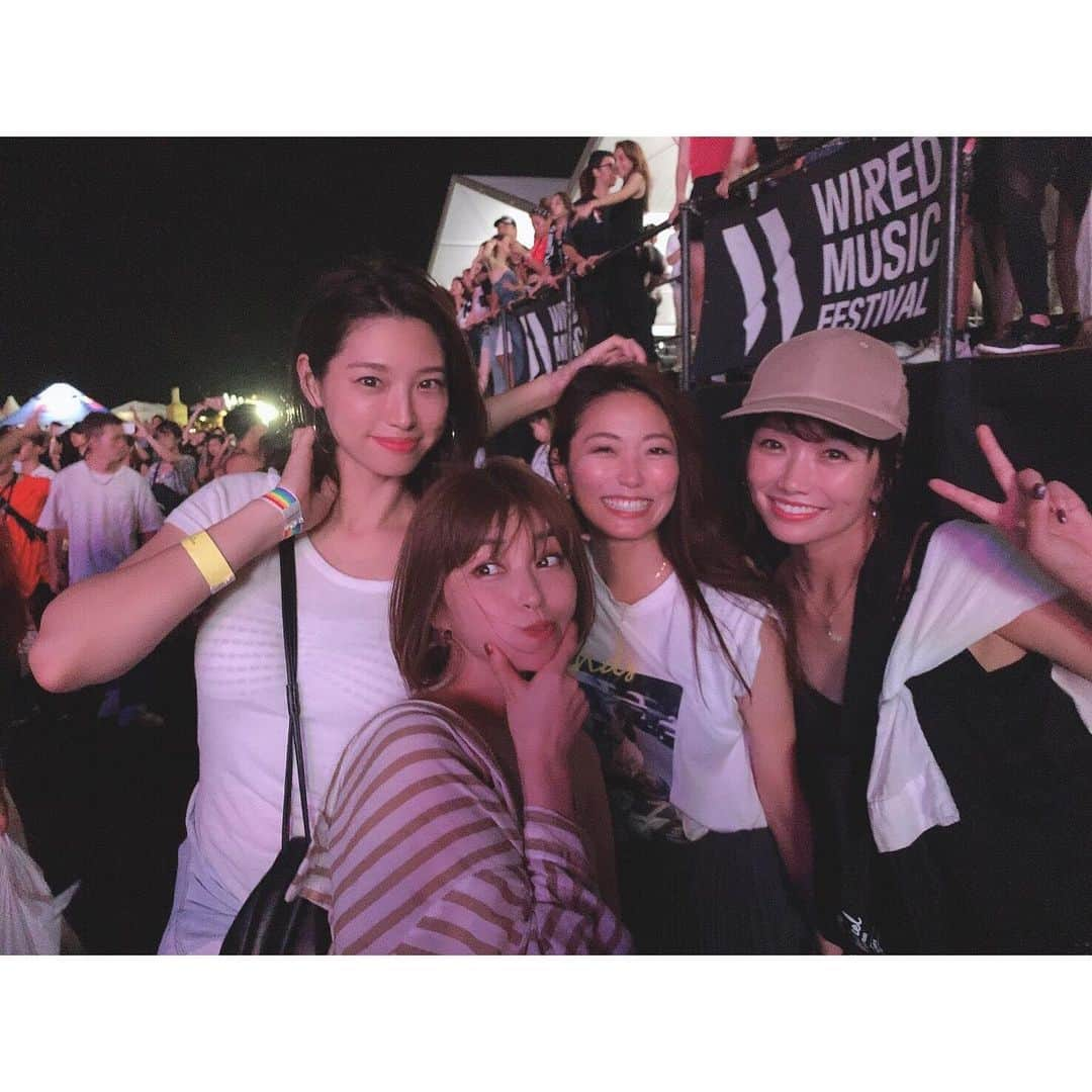 川村茉由さんのインスタグラム写真 - (川村茉由Instagram)「WIRED MUSIC FESTIVAL🎶 大好きな人たちと 心地いい音楽聞きながらの お酒…最高だったな〜🥺♥️ 事務所のみんなに会えて 楽しすぎた🥺🥺🥺 * kygoのHigher Love、 あがったなぁ〜🥺✨ * 昼過ぎから行ったのに、 終わり頃は腰が砕けそうに 痛くて歳を感じた…🙄 * #wiredmusicfestival #music #kygo #higherlove #blackpink  #centraljapan #happy #love #like #instagood #follow #me #フェス #フェスコーデ」9月9日 13時42分 - mayupi_k