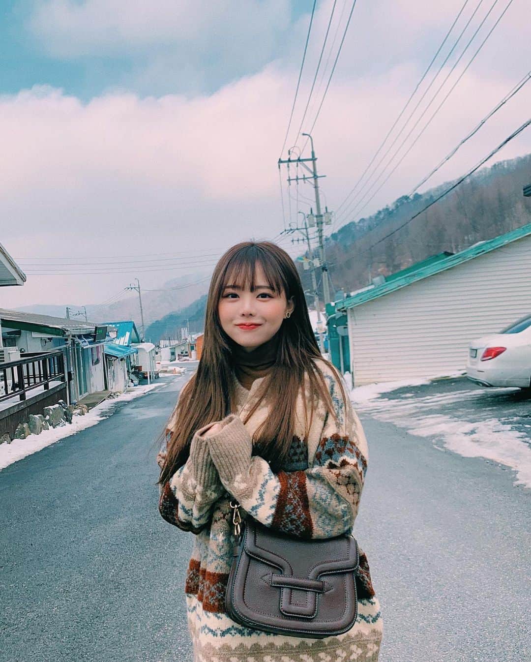 ホン・ヨンギさんのインスタグラム写真 - (ホン・ヨンギInstagram)「내일 만나는 #런던백 🎠 옐로우는 진행 못하게됐어요 ✨✨ 브라운컬러만 진행할게요! 그리고 마켓 오픈시간도 3시로 연장할게요! #내일3시에만나요 ✋🏻」9月9日 14時29分 - kisy0729