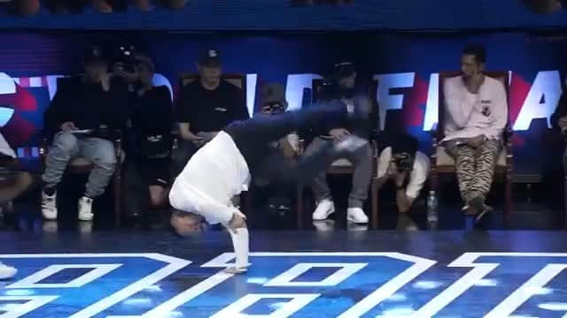 のインスタグラム：「After routine...😏🔥 @bbickorea @redbulljapan @redbullbcone @redbulldance」