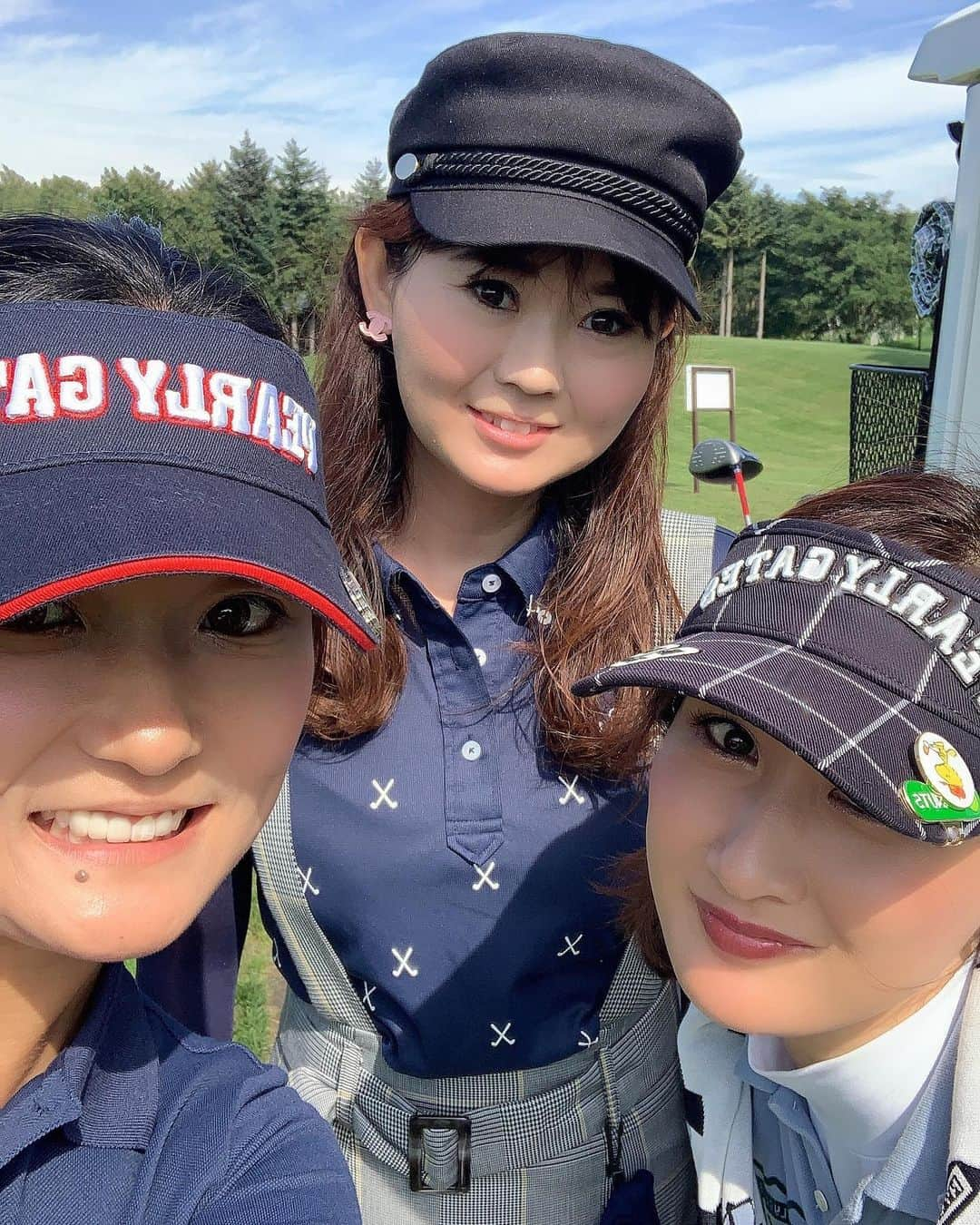 Sayaka.Mさんのインスタグラム写真 - (Sayaka.MInstagram)「. #golf 🏌️‍♀️⛳️ . . 今日は #ゴルフ . ストーリーにはあげたけどもしかしたら遅刻しちゃうかもっという位、一時通勤ラッシュに巻き込まれましたが、20分前には到着。ノー練習で挑む . 昨日今日と天気かなり良く、日差しも強いから、めちゃくちゃ焼けました🌞 . 年齢的に日焼け対策しなきゃと、 怠った後に反省😫下手だけど楽しい 歴は長いけど上達せず（笑） . 常に笑いが絶えない #女子ゴルフ でした 昼は #スープカレー に . ゴルフでプチリフレッシュの後は 仕事も頑張ろ💪✨ . #ゴルフ女子 #ゴルフウェア #ゴルフコーデ #ゴルフ好き #ゴルフ大好き #pearlygates #パーリーゲイツ #パーリーゲイツ女子 #パーリーゲイツコーデ #札幌ママ #サンパーク札幌 #札幌ゴルフ女子 #札幌ゴルフ #札幌ゴルフ部 #golfgirls #golfgirl #ゴルフ好きな人と繋がりたい #ゴルフ好きと繋がりたい #ゴルフ好き女子 #ゴルフ好き女子集まれ #北海道ママ #ゴルフコーディネート #ゴルフ部」9月9日 14時55分 - insta.sayaka