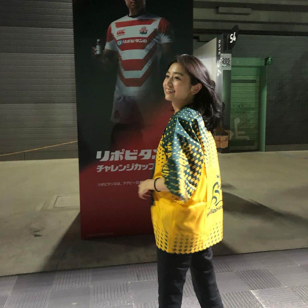 上野優花さんのインスタグラム写真 - (上野優花Instagram)「アシックス @asicsrugby から 発売中のオーストラリア代表の法被を着させていただきました🙌🏻🇦🇺🐨 他にも南アフリカ代表のものがあるみたいです🏉 ラグビーワールドカップ中に日本限定で発売とのことなので来日中の外国の方々にも着ていただきたいな〜😎 とっても軽くて可愛い🌟 日本のも発売してほしい🥺🙏🏻 @asics_japan @asicsrugby  #アシックスラグビー #オーストラリア代表 #法被 #ラグビー女子 #ラグビー #rugby #springboks」9月9日 15時05分 - yuka_ueno89