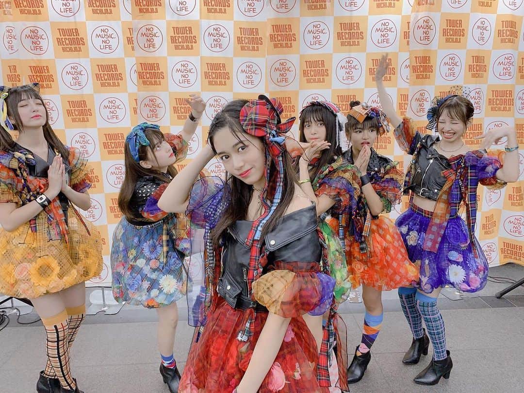 のインスタグラム：「#アイドル #リリイベ #かわいい #フォロー募集 #謎のポーズ #followme #photo #idol #cute #like」
