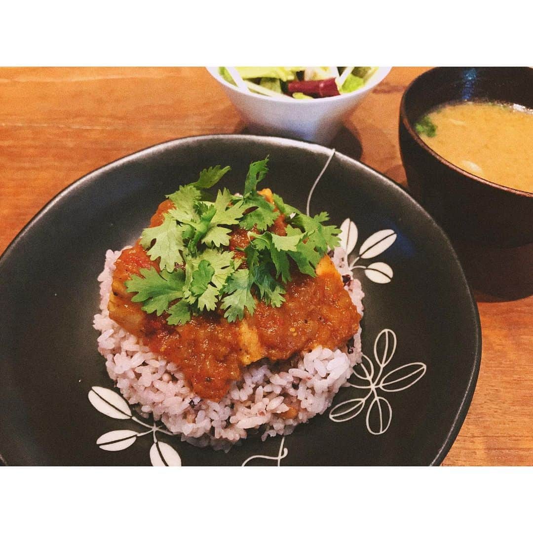 秦まり子のグルメインスタ