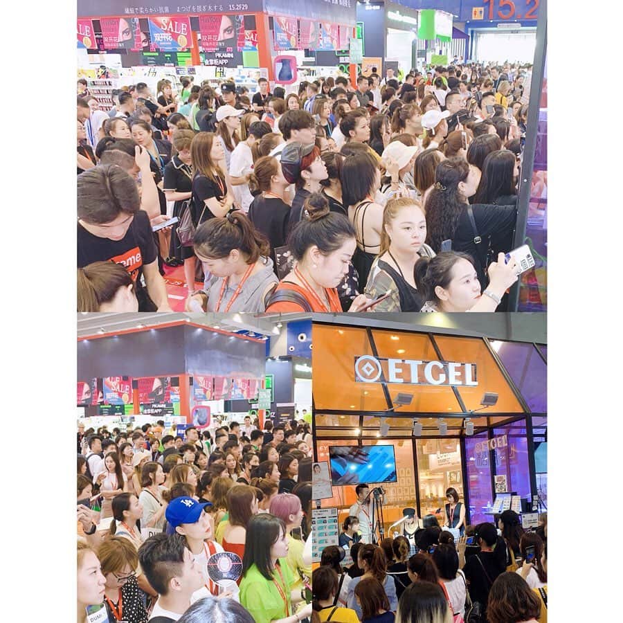 のインスタグラム：「中国最大規模のビューティーショー、広州展示会に参加して参りました！ 😆🔥﻿ ﻿ ETGEL ブースも毎時間沢山の方にお集まり頂きました。謝謝‼️﻿ ﻿ デモアートはリクエストスタイルで、たらしこみネイルが大人気でした！﻿ 中国でもたらしこみの先生👩‍🏫って思ってもらえていて、、﻿ 本当に本当に嬉しくて泣きそうになりました😭💗﻿ ﻿ たらしこみネイルは子供と例えるなら、﻿ もう私から巣立って、立派に自立したような感覚でいたので、こうして海の向こうでも ﻿ mda=たらしこみ って言ってもらえたことが本当に久しぶりの感覚で感動してしまいました。﻿ ﻿ 沢山の中国のメイトたちともいっぱいハグしました♪﻿ 学ぶ気持ちがHOTでストレートでグイグイ！笑﻿ よく習い、素直に吸収しようする姿勢に﻿ 言葉を超えてどうしても伝えてあげたい気持ちになります！﻿ 純粋な眼差しと人懐っこさにスイッチ入りまくりです！﻿ 非常感谢我的中国指甲朋友💗﻿ i love you all 💗 ﻿ 滞在中は些細なことすらもストレスなく、何から何までお世話になった上海DUMI の皆様、﻿ 今回も本当にありがとうございました。﻿ ﻿ 中国の女の子たちの📸アプリの威力は凄い！笑﻿ どれも違う顔になってる！🤣👍﻿ 面白いから見比べ🤣🤣💗﻿ ﻿ 最後はETGELオーナーのココさんと私の📸でパチリ💗💗﻿ ﻿ 本当にありがとうございました！﻿ ﻿ ﻿ #中国国際美博会 #広州国際美博会#guangzhou﻿ #beauty #beautyexpo #beautyshow #謝謝﻿ #mdanail #nailart #nail ﻿ #nailstagram #nails #nailarts #gelnails #lovenails#nailaddict #trendnails﻿ #ジェルネイル #ネイルサロン銀座 #おしゃれネイル #銀座ネイル﻿ ﻿」