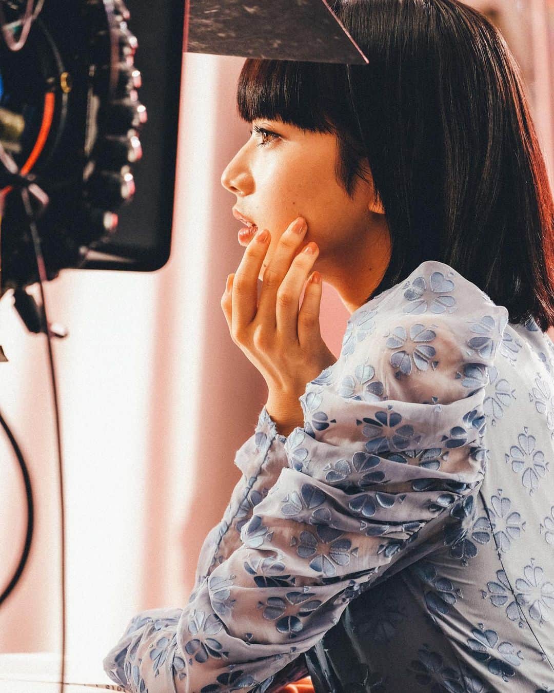 インテグレート♥さんのインスタグラム写真 - (インテグレート♥Instagram)「指でさっと塗るだけで、毛穴オフ＆透け感オン！プロ仕上げのうるつや肌で、どこに出かけよう？ ・ ・ #インテグレート #ラブリーに生きろ #使えるラブリー #小松菜奈 #プロフィニッシュリキッド #リキッドファンデーション #リキッドファンデ #ベースメイク #トーンアップ #カバー力 #毛穴オフ #透け感 #美肌 #ミネラル #抜け感メイク #透明感メイク #つや肌メイク #つや肌 #紫外線対策 #日焼け対策 #コスメ好きさんと繋がりたい #新作コスメ #新作コスメ2019 #秋コスメ #秋メイク #時短メイク #オフショット #メイキング #今日のメイク #integrate」9月9日 17時00分 - integrate_jp