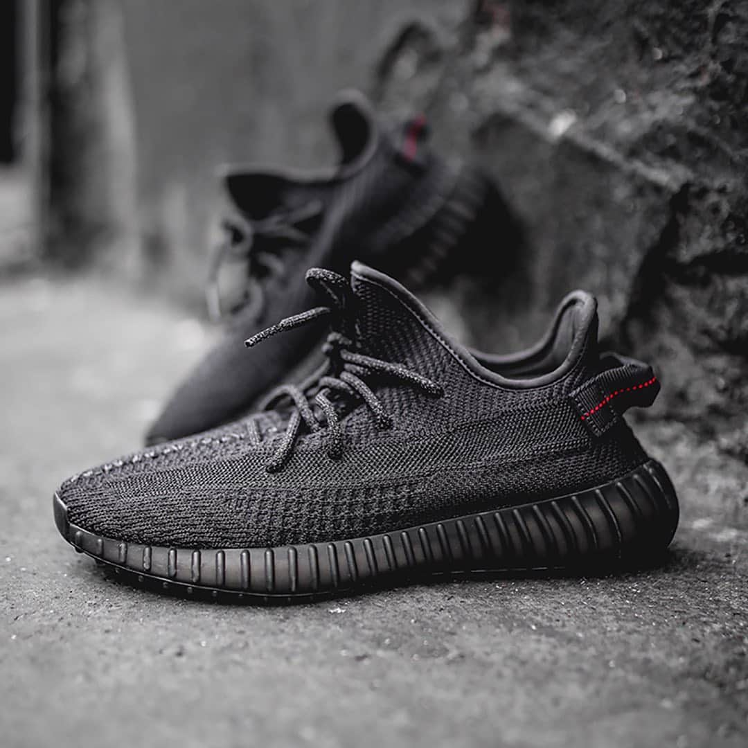 HYPEBEASTさんのインスタグラム写真 - (HYPEBEASTInstagram)「@hypebeastkicks: Those who missed the initial release of the YEEZY BOOST 350 V2 “Black” are now in luck as the sneaker may re-releasing this Black Friday. This particular iteration is characterized by its progressive Primeknit textile and offers a sleek and muted colorway. It is rumored for re-release on November 29 (Black Friday) for $220 USD via the @adidas website and will also be available in family sizing.⁠⠀ Photo: Thomas Barthélemy/HYPEBEAST」9月9日 17時06分 - hypebeast