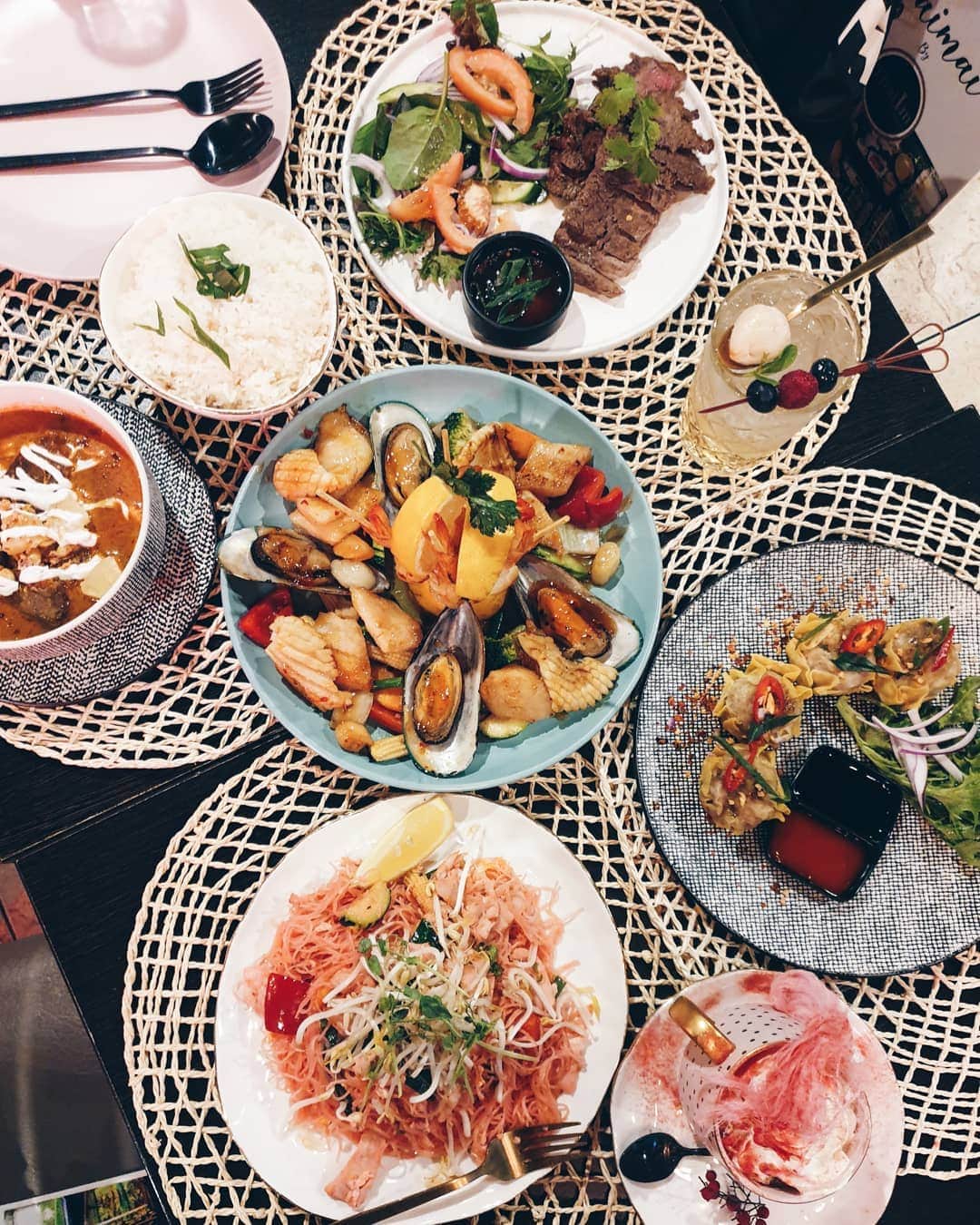 Erinaさんのインスタグラム写真 - (ErinaInstagram)「. . We had this yummy Thai feast on the weekend 😋😋. . . .💚」9月9日 17時10分 - eliseaki