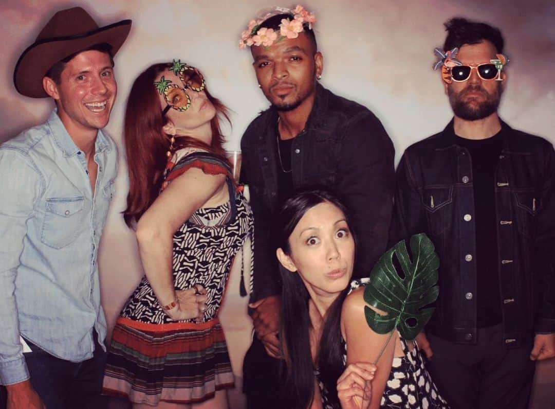 アニー・ワーシングさんのインスタグラム写真 - (アニー・ワーシングInstagram)「Wrap. 🙌🏻❤️ @marvelsrunaways」9月9日 17時33分 - anniewersching