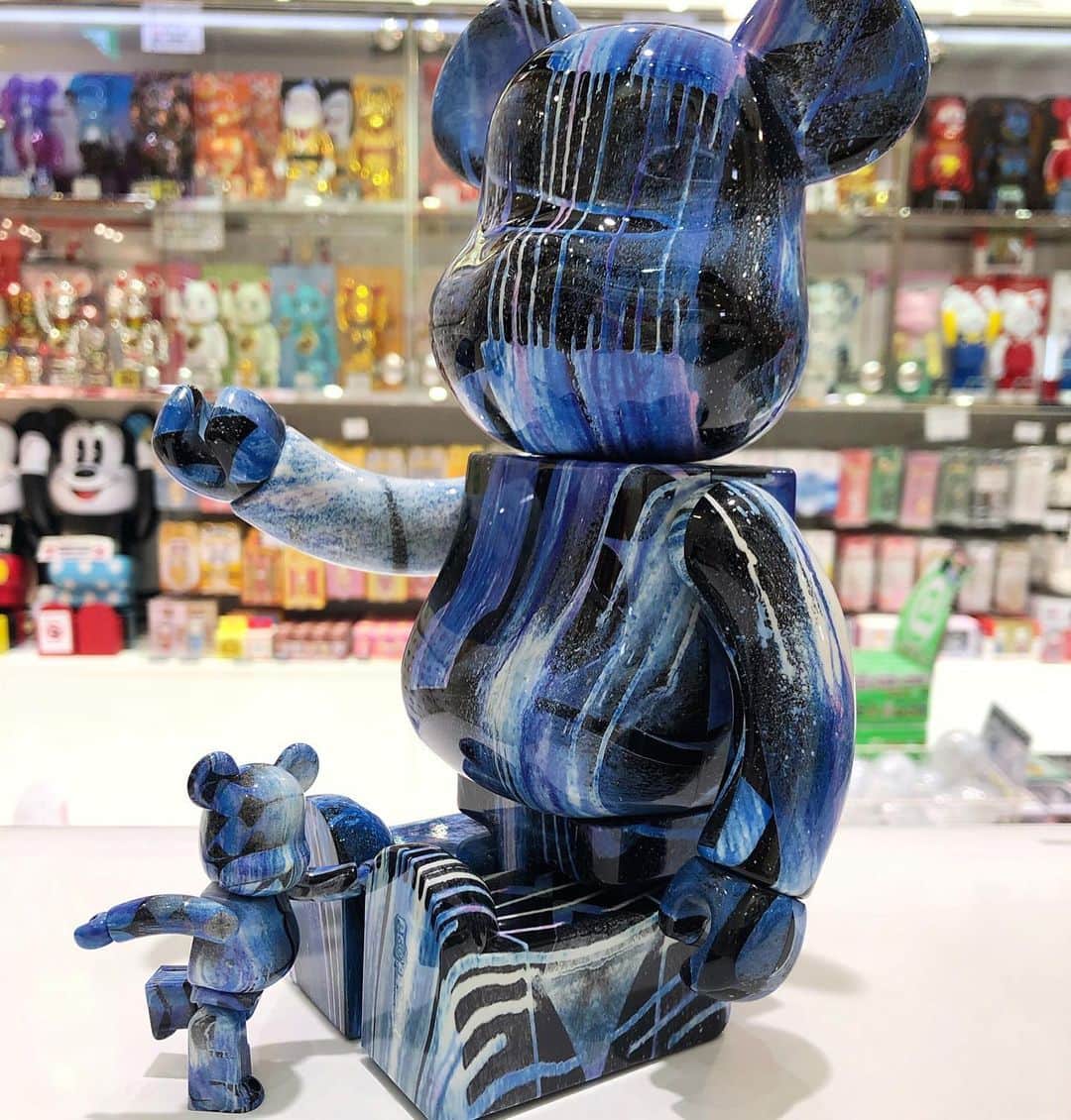 MEDICOM TOYさんのインスタグラム写真 - (MEDICOM TOYInstagram)「✨ ©️ ROSTARR  #rostarr #bearbrick #medicomtoy #ロスター #ベアブリック #メディコムトイ」9月9日 17時34分 - medicom_toy