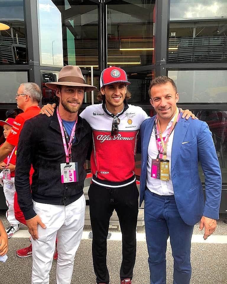 クラウディオ・マルキジオさんのインスタグラム写真 - (クラウディオ・マルキジオInstagram)「Ieri giornata pazzesca! Grandissimi @antogiovinazzi99 🇮🇹 e @alfaromeoracing 💪 Tutto bello, ma secondo voi dove stavamo guardando??!!🤔 E soprattutto... @alessandrodelpiero ma tu con tutti quei pass, potevi anche guidare una F1??? #italiangp」9月9日 17時43分 - marchisiocla8