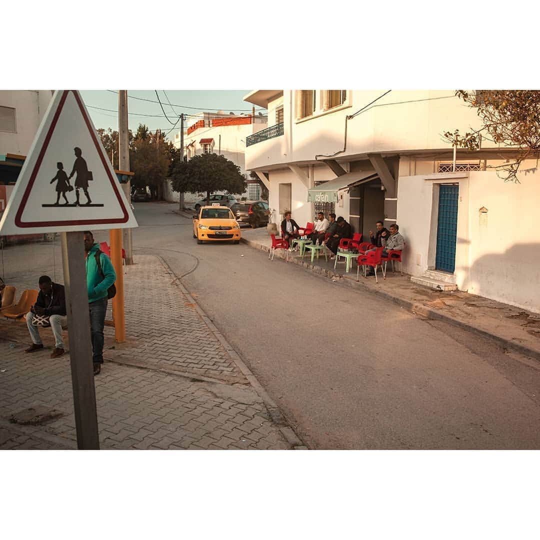 Citroënさんのインスタグラム写真 - (CitroënInstagram)「"... in the middle of the crowd." @mounakarrayphotography - Tunis 🇹🇳 Take the virtual tour, link in Bio ⬆️ . #WIBC #CitroënOrigins #Citroën100 #Tunisia #Photography #Art #Picoftheday #Photooftheday #InstaCar #CarsOfInstagram」9月9日 17時46分 - citroen