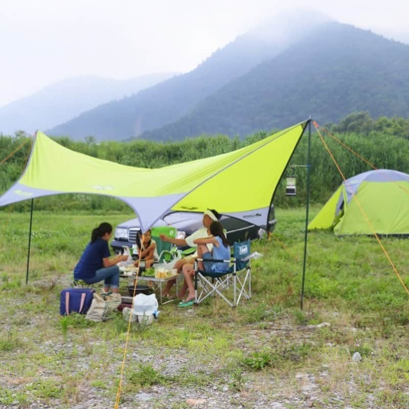 キャンプ情報サイト［ランタン］さんのインスタグラム写真 - (キャンプ情報サイト［ランタン］Instagram)「CAMP SMILE STYLE ／ 子供の行きたいがきっかけで はじめたキャンプ ＼ いろんなキャンパーのキャンプスタイルを現地取材と一般キャンパーからの投稿で数多く掲載してます。 . . 詳しくは @lantern.camp  webサイトをご覧ください . . #camp #camping #outdoor #travel #trip #lantern_smile #nature #キャンプ #キャンプ用品 #アウトドア #テント #自然 #旅行 #キャンプ初心者  #キャンプ好きな人と繋がりたい #ふもとっぱら #ロゴス #gentos #ファミリーキャンプ #ファミキャン」9月9日 17時51分 - lantern.camp