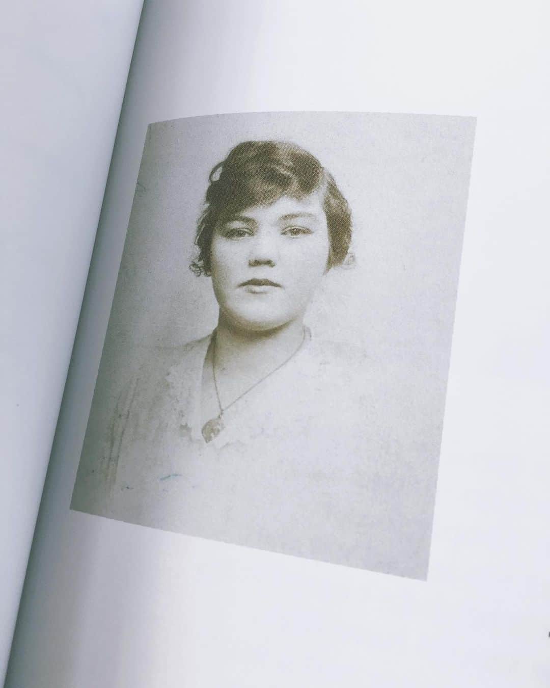 Robert Bingamanのインスタグラム：「“After she got saved, she was the gentlest, kindest woman you ever knew. The Lord did such a wonderful job on her—nobody knew her! She was Irish you know. They’re hotheaded and blow up and stuff. But not her after she got saved. She was the coolest cucumber you ever knew. So humble, so meek, and so wise. She was my very best counselor...Anyhow my mom had hidden a $10 bill somewhere in the house, and he had found it and spent it. She grabbed a fifth of whiskey and threw it out the door. It shattered into a million pieces and emptied down the steps and into the street. She was a tiger. And that was the day we left for good.” - My late Grandpa Josiah Smith, discussing my Great Grandma Scott and the house they lived in at 16th and Summit until 1929 or so.」