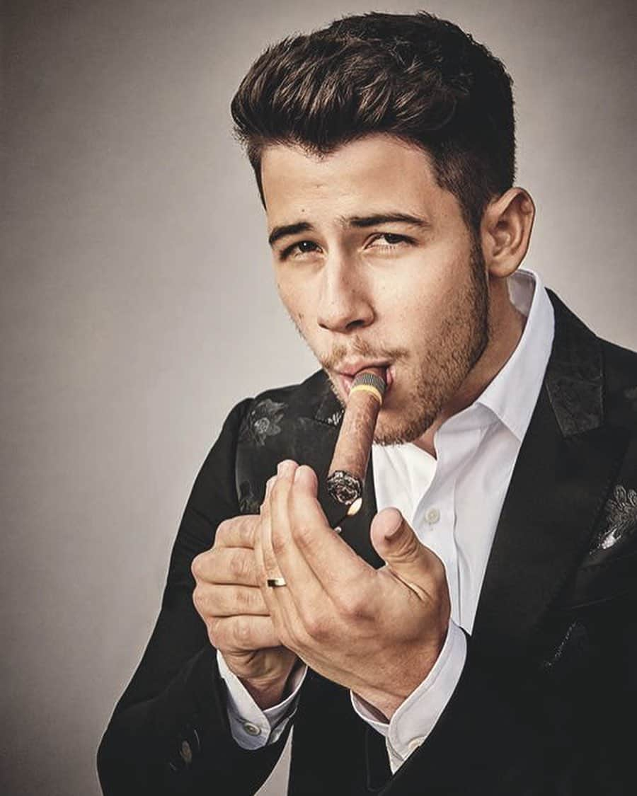 ニック・ジョナスさんのインスタグラム写真 - (ニック・ジョナスInstagram)「💨 @cigaraficionado」9月10日 3時20分 - nickjonas