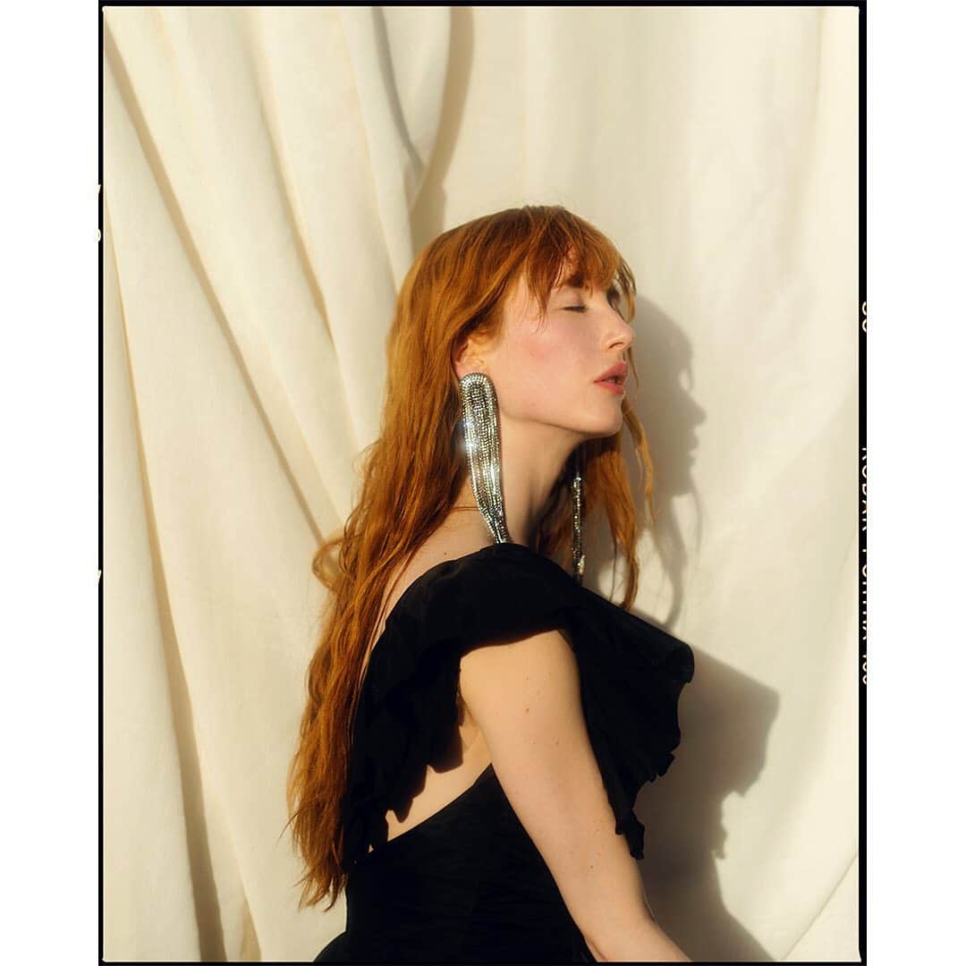 Faith Picozziさんのインスタグラム写真 - (Faith PicozziInstagram)「Sparkle 1️⃣ @navy.atelier 💛 📸 @filip.milenkovic 👗🎨 @faithpicozzicreative @filipandfaith 💥 #earrings #jewelry #sparkle #fashion #style #redhead #model #portrait」9月10日 3時37分 - faithpicozzi