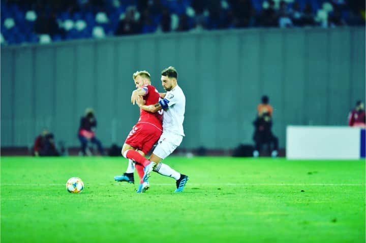 グラム・カシアのインスタグラム：「გუშინ კარგი გუნდური თამაში და კარგი ბძოლა! / Great team work and Solid performance last night! 🇬🇪 0 : 0 🇩🇰」