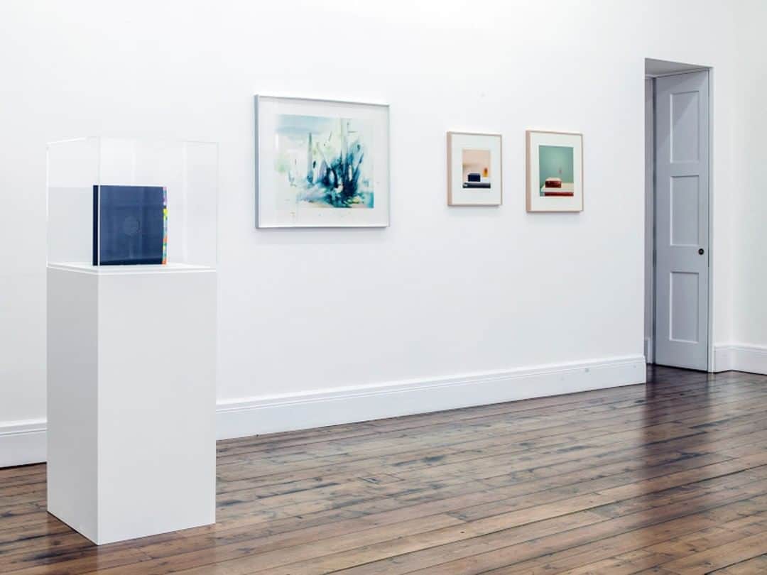 のインスタグラム：「LN-CC Updates: Visit "New Order: Art, Product, Image 1976-1999" at Sprüth Magers in London. A new group exhibition curated by Michael Bracewell, offers an art-historical perspective on Peter Saville’s design. @petersavilleartwork #SpruthMagers」