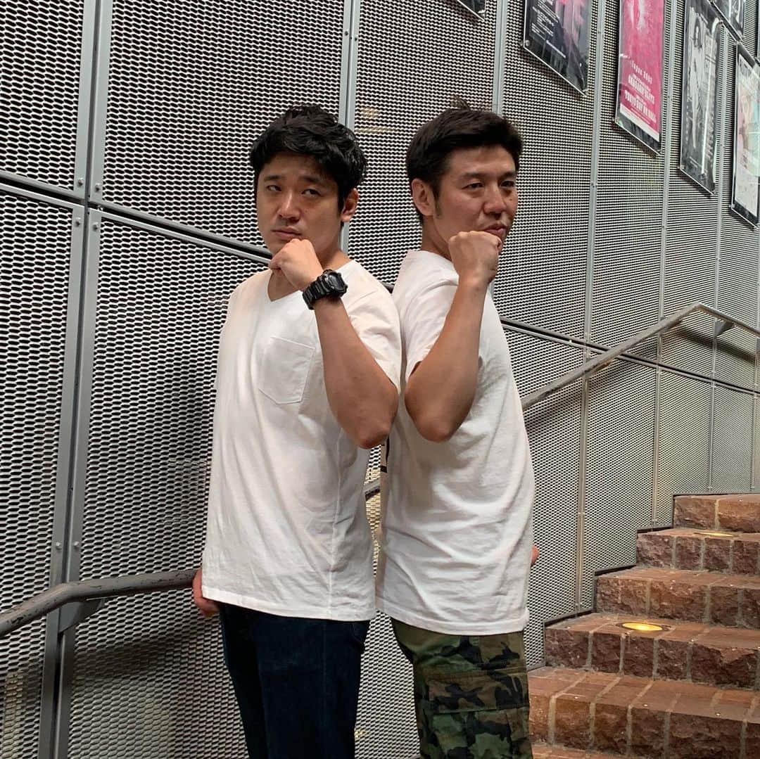 のインスタグラム：「全部ダサカッコいい。 友達のうるとらブギーズ。 キングオブコント準決勝。 #キングオブコント #うるとらブギーズ #友達 #お笑い #コント #いいね返し #いつか #うるとらキャデラック #やりたい」