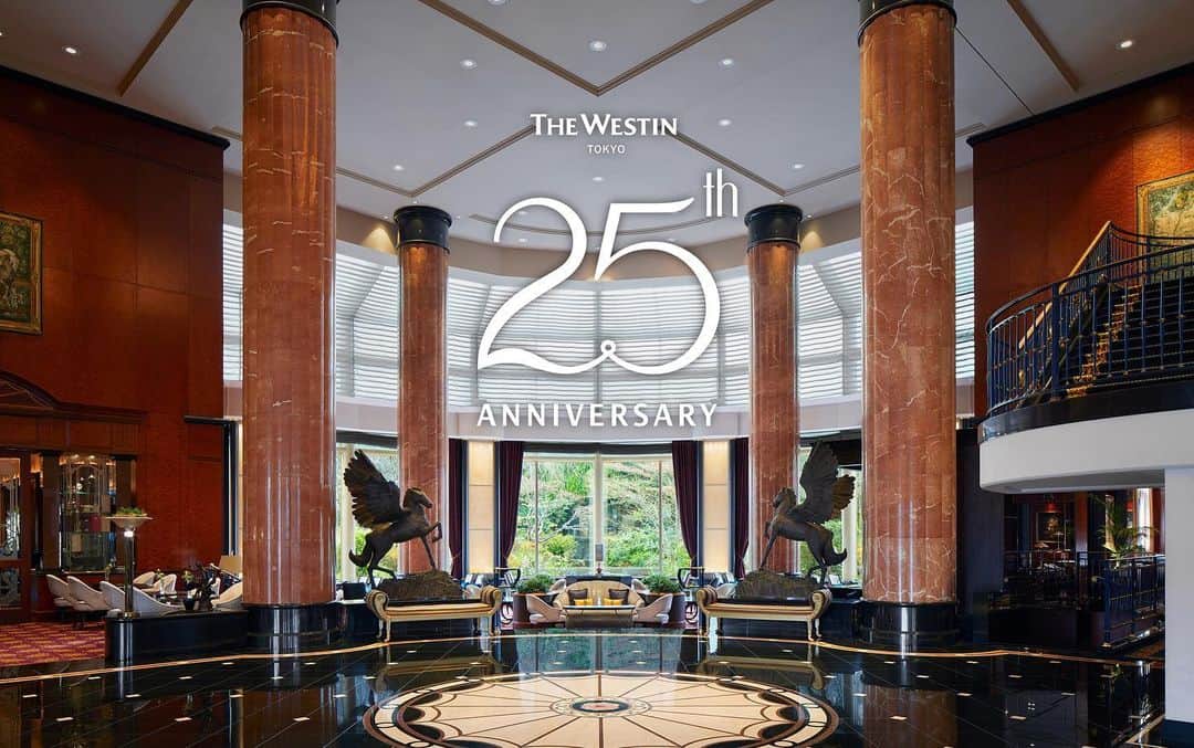THE WESTIN TOKYO | ウェスティンホテル東京さんのインスタグラム写真 - (THE WESTIN TOKYO | ウェスティンホテル東京Instagram)「滞在中の「ウェルビーイング」をお約束するウェスティンホテル東京から、25年の感謝の気持ちを込めて、癒しとくつろぎのひとときのご提案です✨ 『ル・スパ・パリジエン』で１番人気の筋膜セラピーを特別なホットモデリングオイルで施術するボディトリートメントを、25周年記念の25％OFFでご用意。 独自の配合のアロマオイルは全身に温かく深く浸透し、滞った毒素や過剰な水分を外へ排出してくれます。  また、ウェスティンオリジナルのヘブンリーベッドの25周年記念セットを25％OFFの特別価格でご用意。 届いたその日から雲の上の寝心地を再現いただける、ヘブンリーベッドのコンプリートセットで、至福の眠りの時間をご自宅でもお愉しみください🛌  詳細はこちら： bit.ly/Le-Spa-Parisien-JP ウェスティンホテル東京25周年記念特別プランの詳細は🔗プロフィールのリンクより👉👉 ...... In celebration of 25 years devoted to wellness, join us and enjoy 25% off on our ever-popular healing body treatment at Le Spa Parisien, complete with a special enhancement "Hot Modeling Oil" which will replenish your mind and body with a personal sensory experience✨  For those looking for the perfect Sleep Well experience, bring the signature Westin Heavenly Bed home with a limited time 25% savings to guarantee a restful sleep to get you ready for the challenges ahead💪🏻 Check our 🔗bio link to discover more about our "25th Anniversary Celebration Campaign". ...... #ウェスティンホテル東京 #ウィスティンホテル #ウェスティン #ホテル #東京 #恵比寿 #宿泊 #宿泊プラン#ステイプラン#シャンパーニュ#スパ #セレブレーション #レストラン #オファー #割引 #ウェスティン東京25周年 #WestinTokyo #westinhotel #thewestintokyo #westin #hotel #tokyo #travel #specialoffer #stayoffer #spa #Champagne #celebration #WestinTokyo25th #anniversary」9月9日 20時31分 - westintokyo