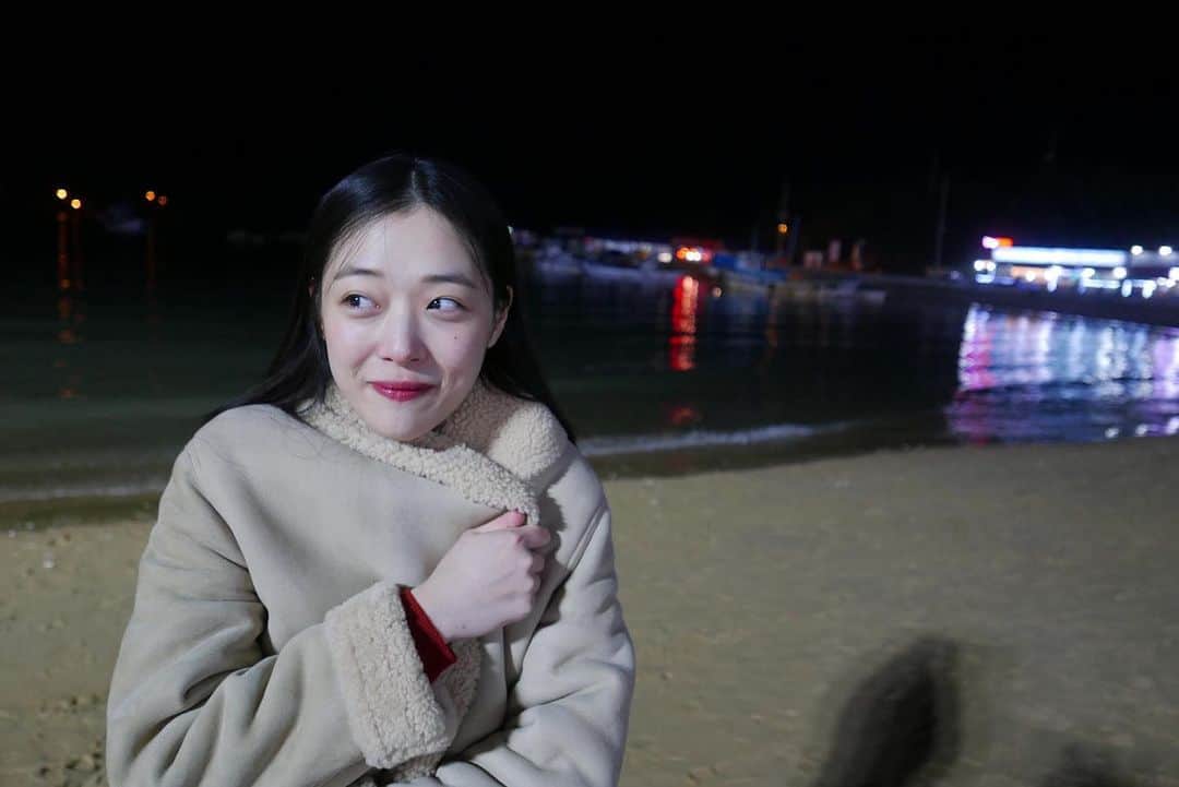 ソルリのインスタグラム：「기억도 잘 안나는 까머」
