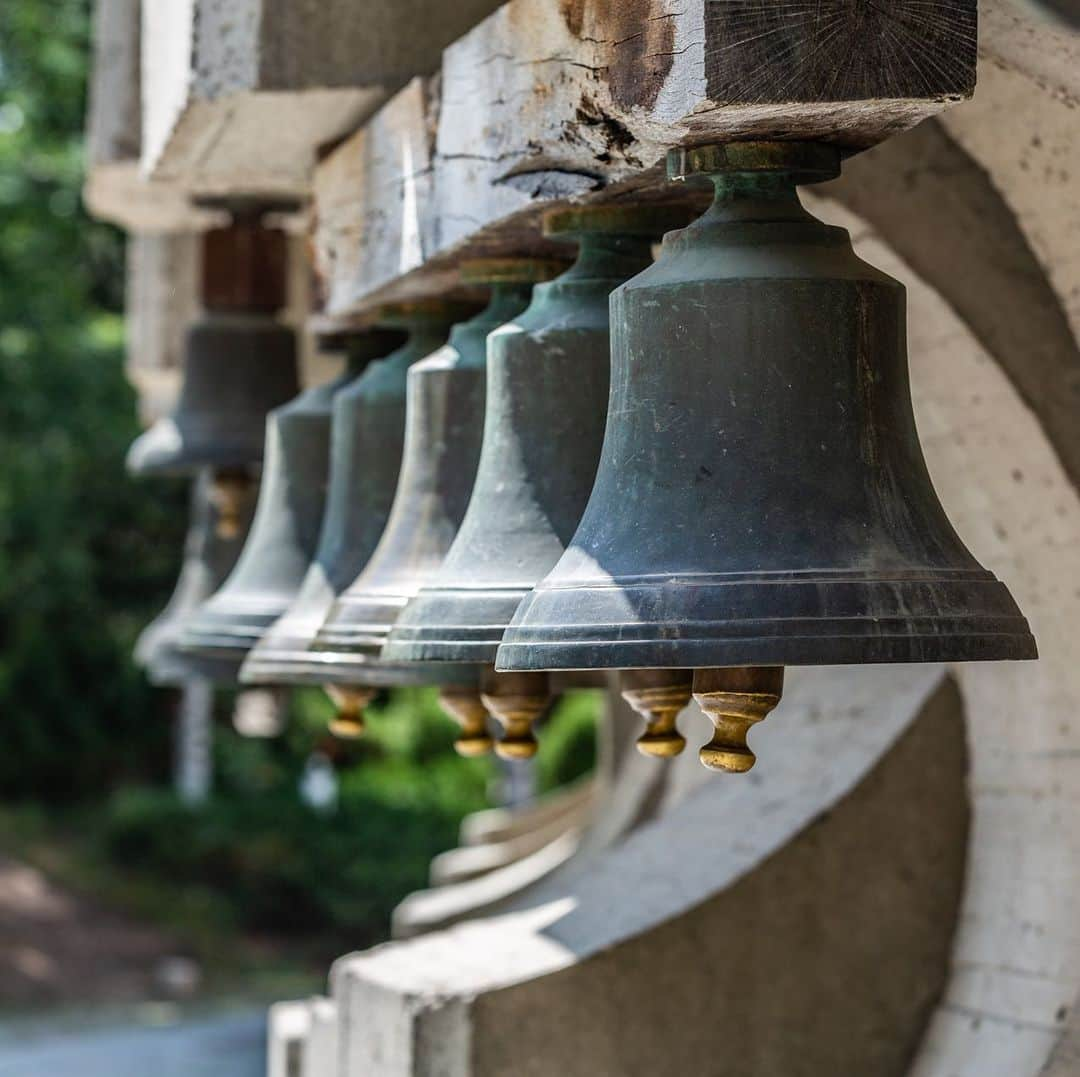 ルフトハンザさんのインスタグラム写真 - (ルフトハンザInstagram)「Audible from afar – the monument “The Bells” comprises over 70 international bells that you can try out. #Lufthansa #CityOfTheMonth #Sofia」9月9日 20時59分 - lufthansa