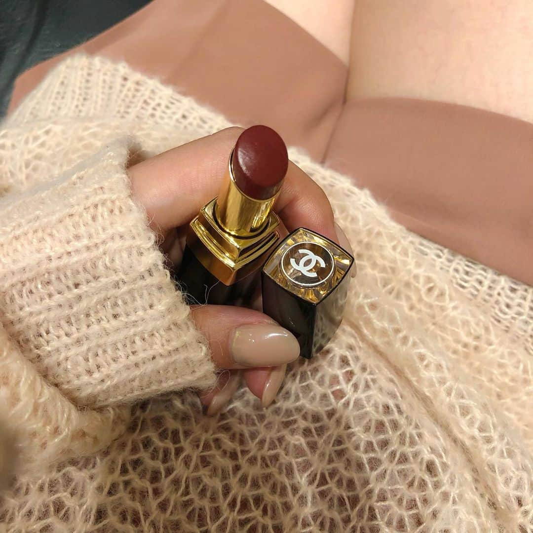 のインスタグラム：「ㅤㅤㅤㅤㅤㅤㅤㅤㅤㅤㅤㅤㅤ ㅤㅤㅤㅤㅤㅤㅤㅤㅤㅤㅤㅤㅤ Autumn make 💄🍇💋 ㅤㅤㅤㅤㅤㅤㅤㅤㅤㅤㅤㅤㅤ ㅤㅤㅤㅤㅤㅤㅤㅤㅤㅤㅤㅤㅤ #CHANEL #make #kanas_make #ルージュココフラッシュ  #ニット #kana_chicode #salonbychico #whoswhochico ㅤㅤㅤㅤㅤㅤㅤㅤㅤㅤㅤㅤㅤ」