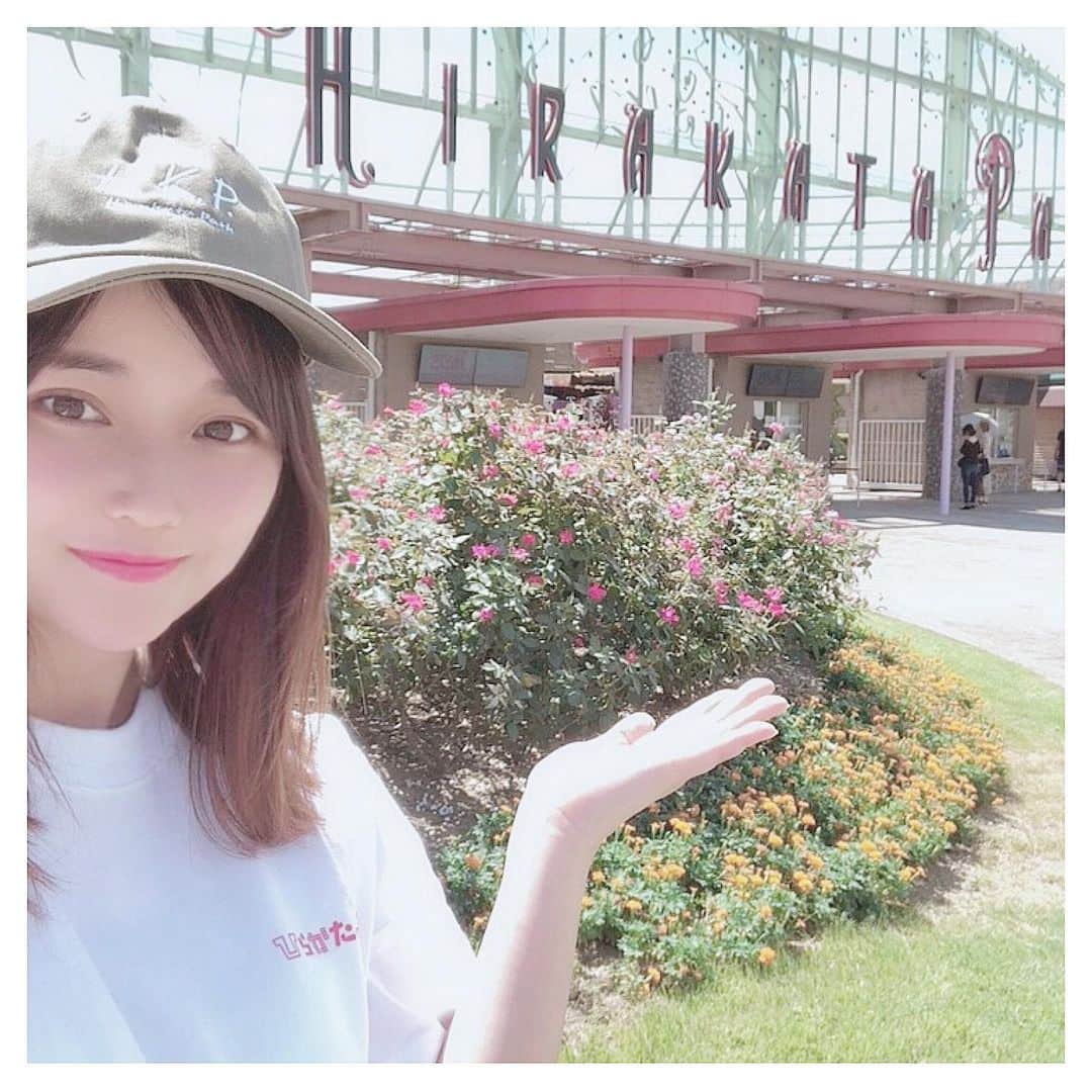清家麻里奈のインスタグラム：「初ひらパー👀✨Tシャツと帽子…実はひらパーグッズやねんで😳✨✨ほかにもハット、トートバッグとか6種類あるみたい👀💕みんなひらパー行ったことある？🎢🏊‍♀️ #ひらパー #なにげに初 #これからハロウィン #盛り上がりそう #Tシャツ #キャップ」