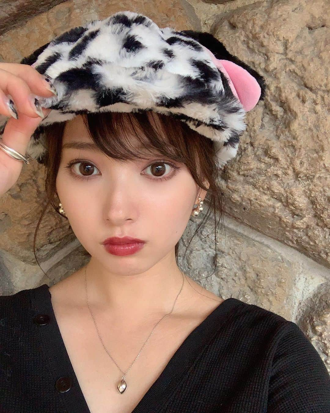 谷川菜奈さんのインスタグラム写真 - (谷川菜奈Instagram)「昨日はディズニー🎃❤︎❤︎ たくさん乗れて楽しすぎた〜〜！！！！ ネックレスはお気に入りの🐻 ☑︎ 立体楕円ネックレス ¥8,000+tax @leannofficial」9月9日 21時53分 - pechi.130