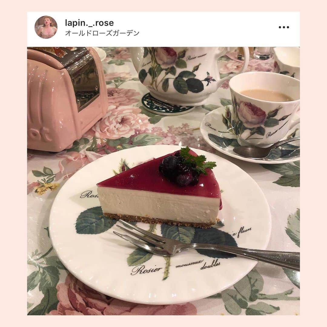 bis_web bis [ビス] さんのインスタグラム写真 - (bis_web bis [ビス] Instagram)「﻿ ﻿ ﻿ 🖤 大人気の全国のカフェ特集 🖤﻿ ﻿ ﻿ 💭﻿ ﻿ ﻿ ケーキセットをオーダーする際、好きな柄やカラーのお皿が選べるかわいいカフェ “アコリット” や、﻿ レトロな雰囲気でアフターヌーンティーが味わえる “北浜レトロ”など、﻿ ガーリーで どこかノスタルジックな雰囲気のカフェをチェックしてね♡﻿ ﻿ ﻿ ﻿ ☕️ カフェ シャンソニエ アコリット﻿ 東京都豊島区目白3-4-15 プラネット目白 B1F﻿ ﻿ ☕️ 北浜レトロ﻿ 大阪府大阪市中央区北浜1-1-26﻿ ﻿ ☕️ オールド ローズ ガーデン﻿ 大阪府大阪市中央区今橋4-3-17 HK今橋ビルB1階﻿ ﻿ ☕️ 西洋茶館﻿ 大阪府 大阪市北区天神橋4-6-14﻿ ﻿ ☕️ ドゥオーモカフェ﻿ 岐阜県 大垣市楽田町8-43-1﻿ ﻿ ☕️ cafe les jeux﻿ 東京都港区南青山5-9-5 村山ビル 2F﻿ ﻿ ﻿ ﻿ ﻿ ﻿ #カフェ #カフェ巡り #카페 #cafe #カフェタイム #アフターヌーンティー #ケーキ #アンティーク #北浜レトロ #ドゥオーモカフェ #cafelesjeux #西洋茶館 #オールドローズガーデン #カフェシャンソニエアコリット #カフェアコリット #東京カフェ #東京カフェ巡り #大阪カフェ #大阪カフェ巡り #岐阜カフェ #岐阜カフェ巡り #ヴィンテージ #ガーリー #ノスタルジック #レトロ #コーヒー #スイーツ #bis_web」9月9日 22時05分 - bis_web