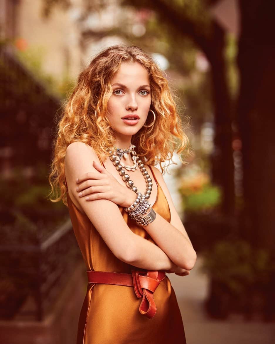 ダニジョーのインスタグラム：「What we’ll be wearing all fall 🍁 Shop the NEW copper slip」