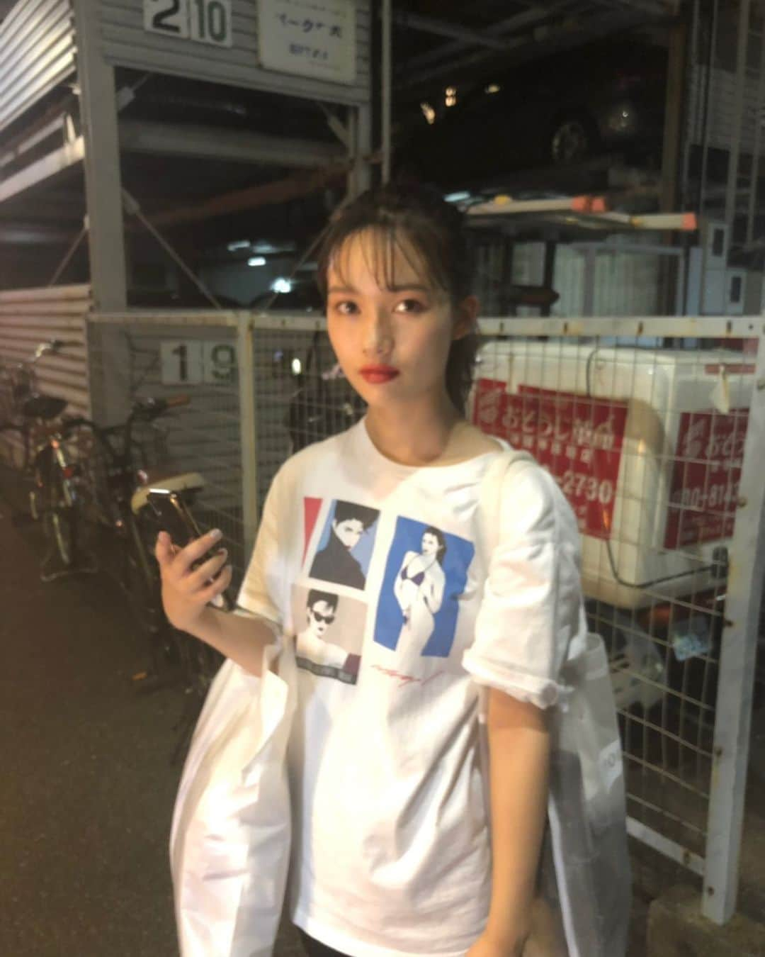 新井舞良さんのインスタグラム写真 - (新井舞良Instagram)「ちょこっとおおにもトゥ Tシャツ褒められたの嬉しかった1日 毎日ラフな格好しかしてないな #めどこーで」9月9日 22時36分 - myra_arai