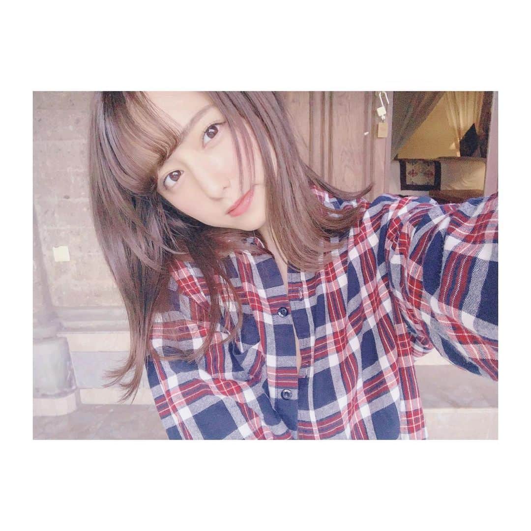 前田美里のインスタグラム：「やほー、前田は元気です。  #自撮り #セルフィー #外ハネ #チェックシャツ #グラビア #photo #selfie #follow #followme #instalike #japanesegirl」