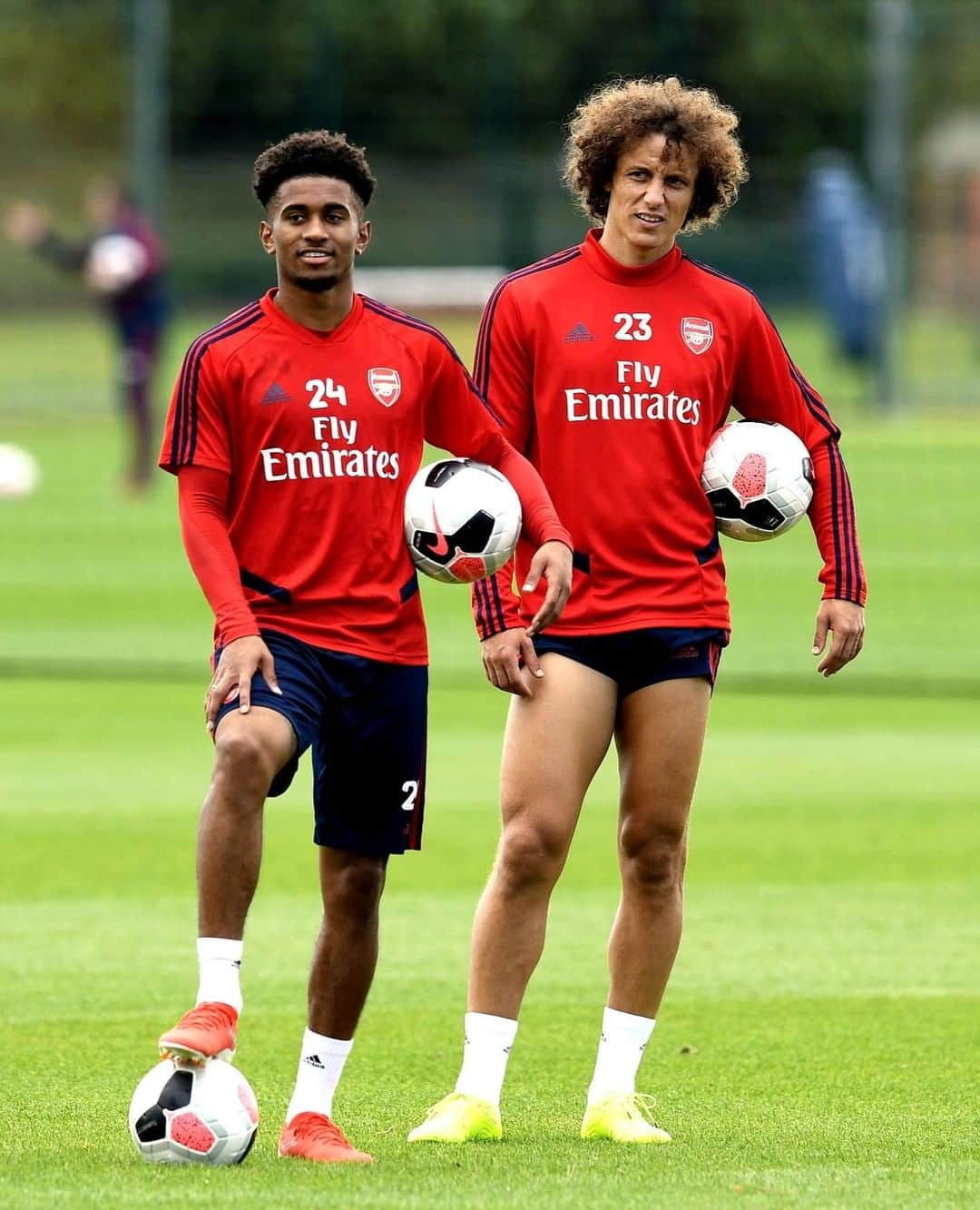 アーセナルFCさんのインスタグラム写真 - (アーセナルFCInstagram)「2️⃣3️⃣➕1️⃣⁠ ⁠ #Nelson #DavidLuiz #Arsenal #COYG #Gunners #Brazil #England」9月9日 22時51分 - arsenal