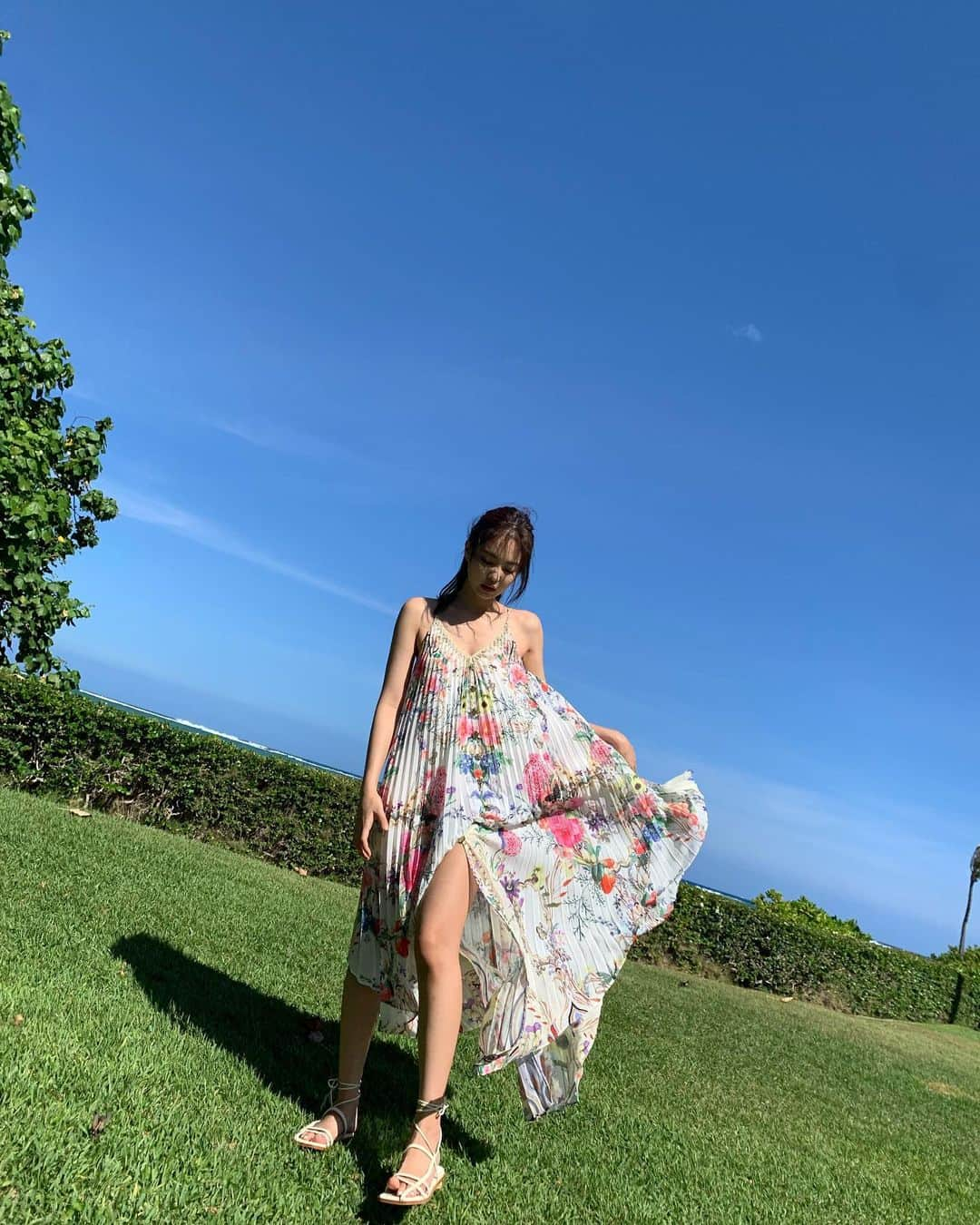 ジェニーさんのインスタグラム写真 - (ジェニーInstagram)「Flowery girl」9月9日 22時51分 - jennierubyjane