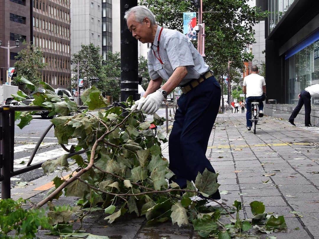 The Japan Timesさんのインスタグラム写真 - (The Japan TimesInstagram)「The powerful Typhoon Faxai hit Japan in the early hours of Monday morning, packing high winds and heavy rain. The greater Tokyo area was especially hard hit by widespread power outages, structural damage and commuter chaos, as most train services were disrupted. 📸: Ryusei Takahashi @ryuseitakahashi217; Magdalena Osumi @magdalena_osumi; Joel Tansey; Toshie Yamashita; Karolina Bednarz; Yoshiaki Miura . . . . . . #typhoons #extremeweather #typhoonfaxai #tropicalstorms #tokyo #台風 #台風15号」9月9日 22時55分 - thejapantimes