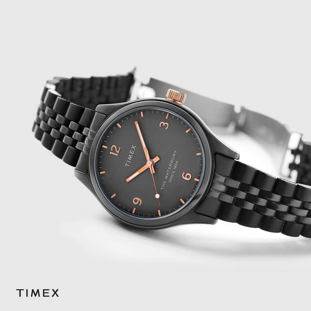のインスタグラム：「Honoring our roots. Always looking forward. We don’t stop.  #wedontstop #timex #waterbury #womenswatch ⌚: Waterbury Women’s 34mm」