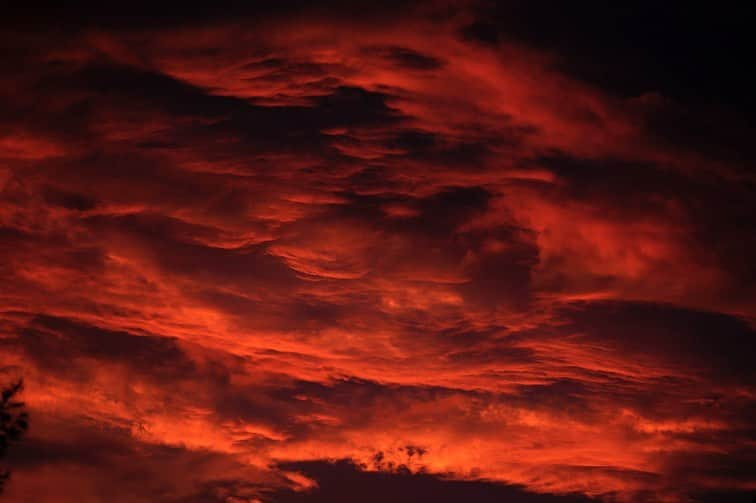 CANON USAさんのインスタグラム写真 - (CANON USAInstagram)「“While finishing up coverage, my own hurricane preparations and watching the updates hoping for Dorian to turn away from Florida, we got a break in the rain at sunset. The sky and clouds were magnificent. No filters were necessary.” @wisepix  Camera: Canon EOS-1D X Lens: EF 100-400mm f/4.5-5.6L IS II USM」9月10日 5時00分 - canonusa