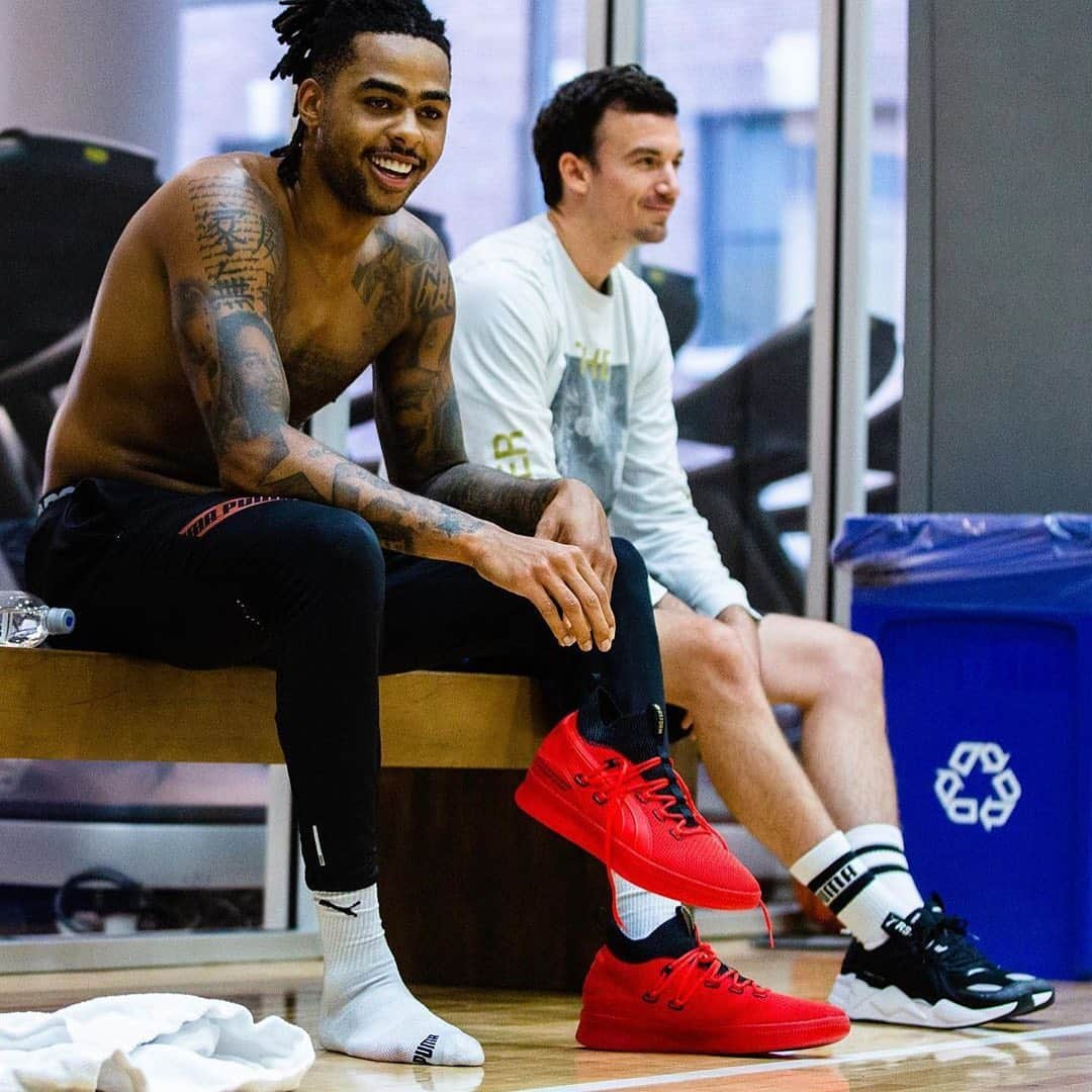 Sneaker Newsさんのインスタグラム写真 - (Sneaker NewsInstagram)「New team and new brand? @dloading's Nike contract ended this past weekend, and he was already spotted in PUMA gear during a workout with @cbrickley603. For more on D'Angelo Russell's possible new shoe deal, hit the link in our bio.」9月9日 23時46分 - sneakernews