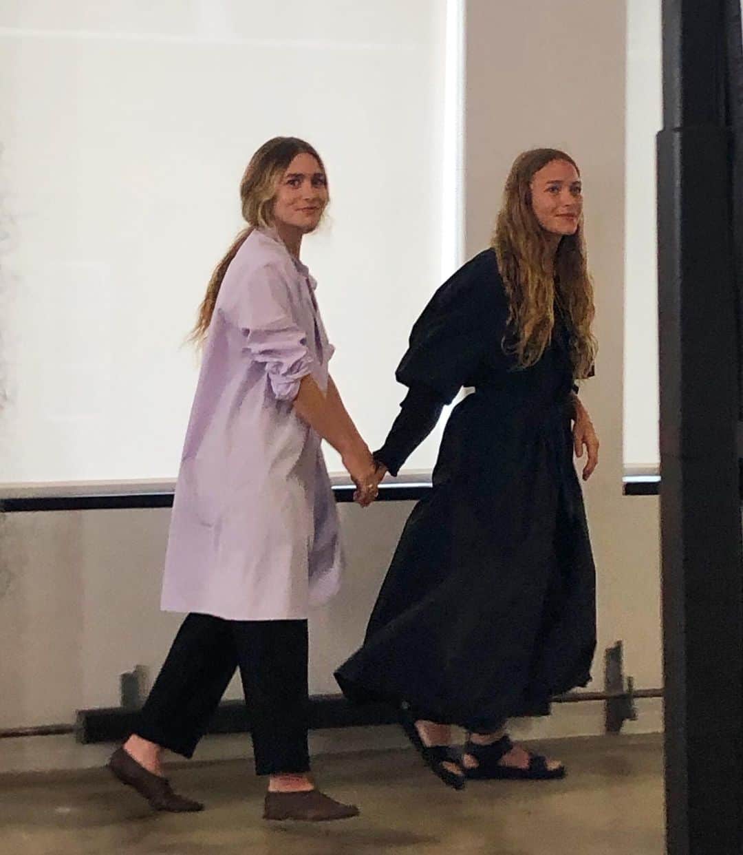barneysnyofficialさんのインスタグラム写真 - (barneysnyofficialInstagram)「Fashion’s most iconic duo 👑👑. Congrats to @therow on a beautiful SS20 show.」9月10日 0時04分 - barneysny