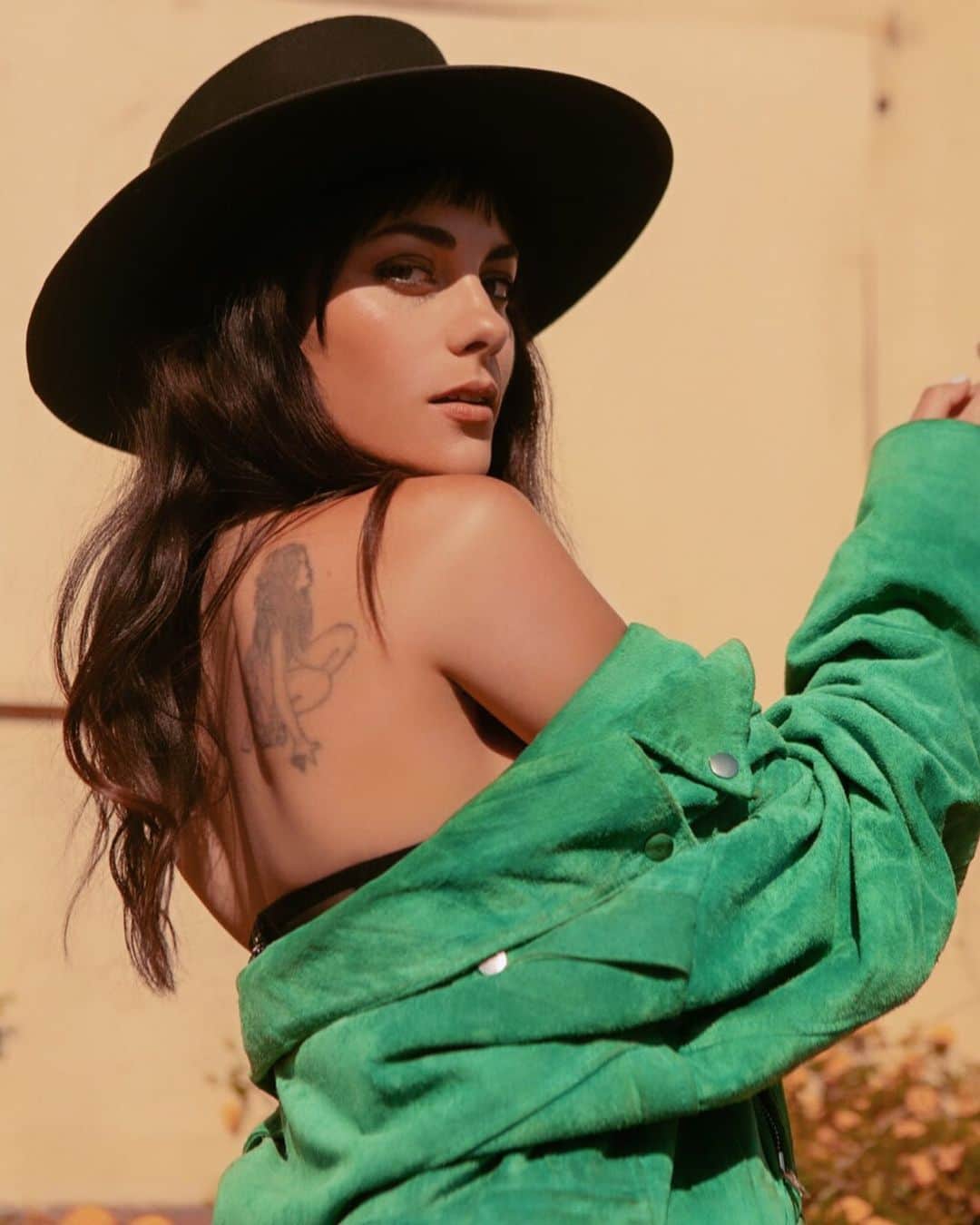 インバー・ラヴィのインスタグラム：「@grumpymagazine🦎 @raulromo  @maya_yogev  @sarahuslan  @carlyxhair  @jazzieperrier」
