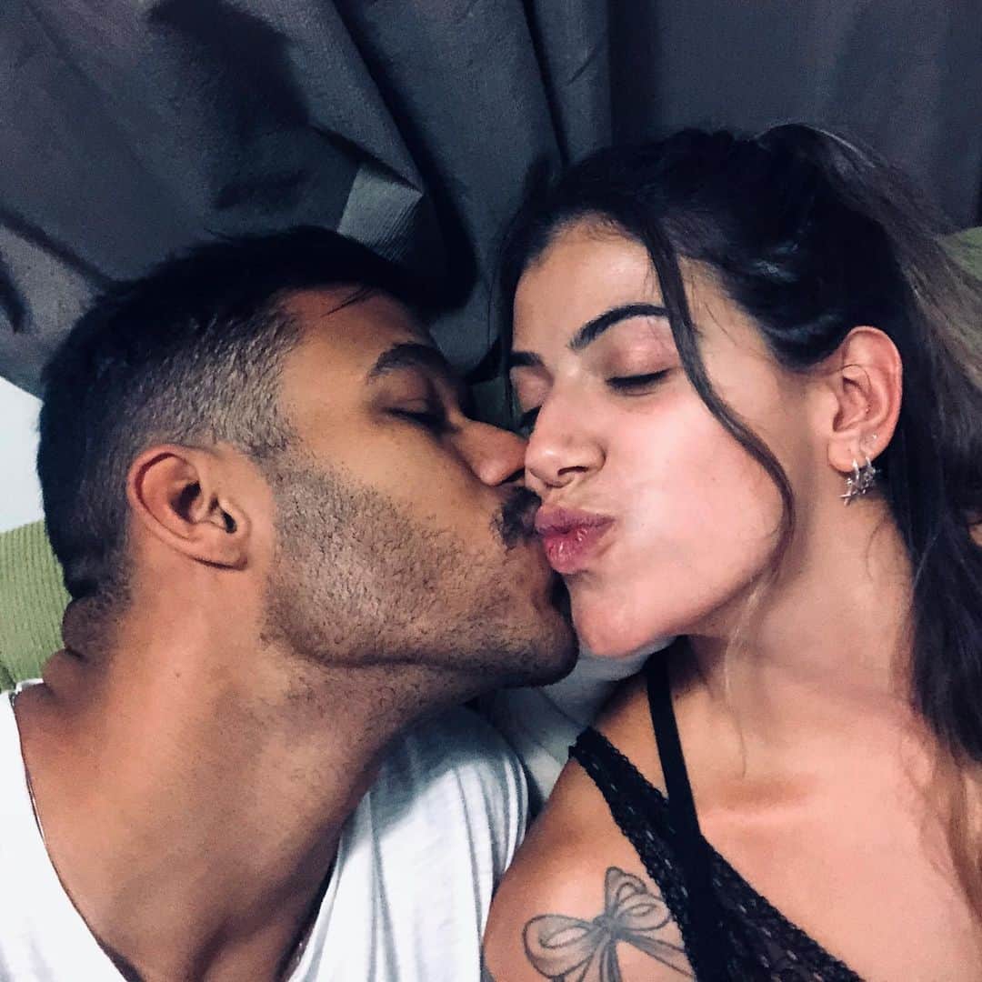のインスタグラム：「Mais admirável do que aquele que te dá flores, é aquele que sabe como plantá-las dentro de você! 💐」