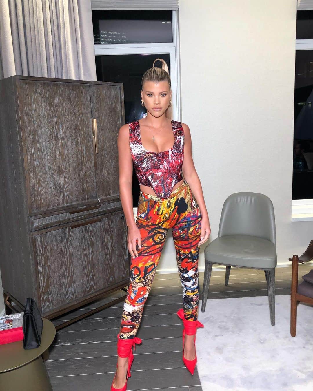 ソフィア・リッチーのインスタグラム：「💁🏼‍♀️」