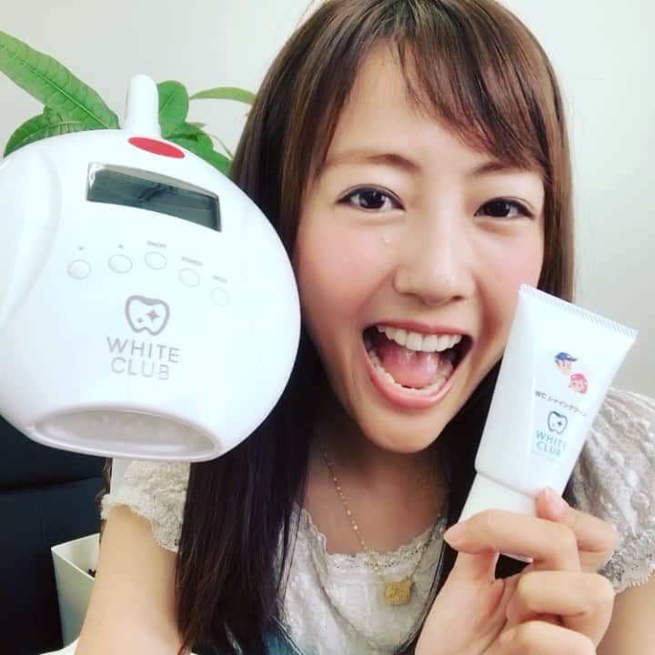 うえむらちかのインスタグラム：「舞台の本番も近付いてきたので﻿ ﻿ 三和のセルフホワイトニング @3wa_beauty ﻿ を使って歯のケアをしてみました🦷﻿ ﻿ おうちでホワイトニングが出来るのは楽チンでいいですね〜☺️✨﻿ ﻿ 刺激も少なく短時間で白くなるので﻿ 日々のケアで使いたいです💕﻿ ﻿ それでは最後に大事な一言を…﻿ ﻿ #芸能人は歯が命﻿ ﻿ はい笑﻿ キラキラの笑顔で頑張ります❣️﻿ ﻿ ﻿ #セルフホワイトニング #三和﻿ #ホワイトニング﻿ #歯 #白い歯 #自宅ケア」