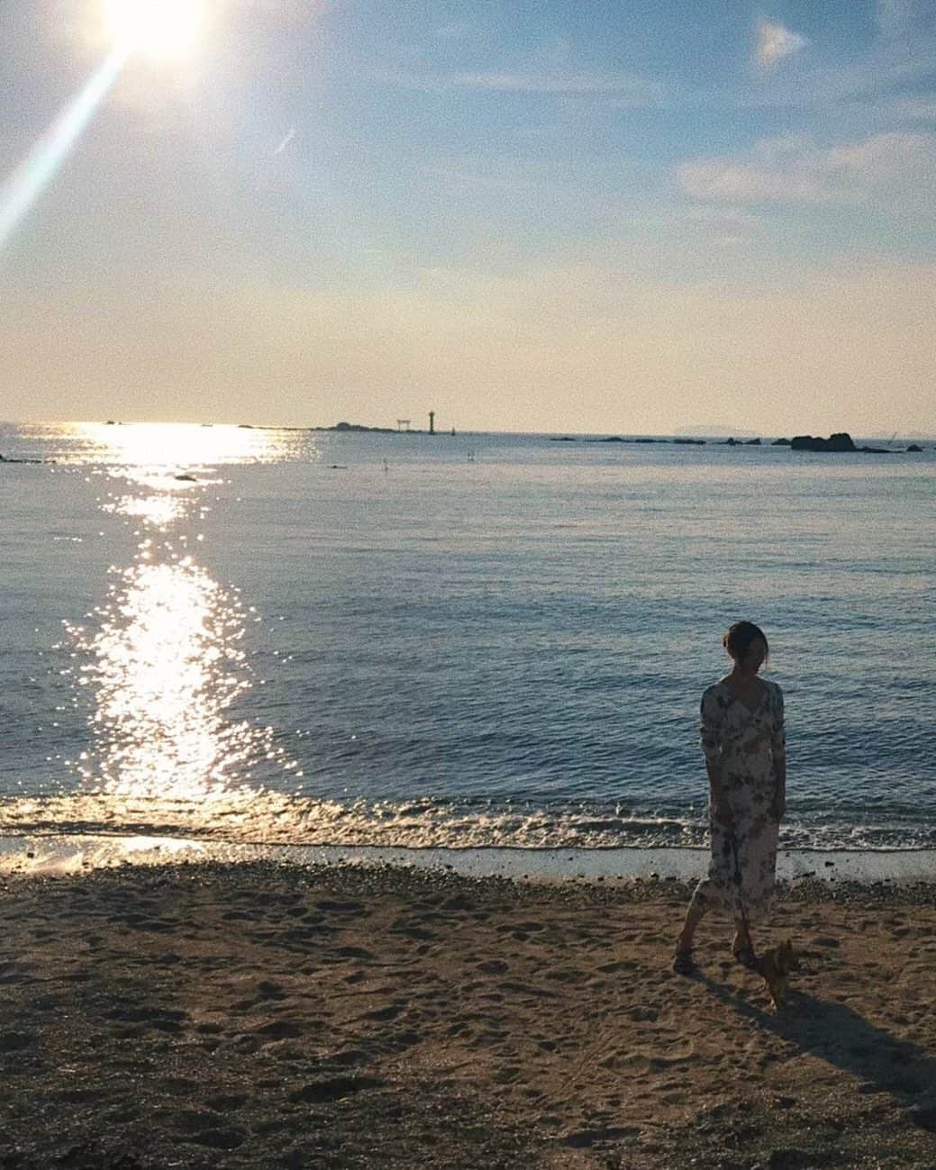 のインスタグラム：「☀️ ❤️ ❤️ ❤️ 今日は暑かったー😵 台風被害が凄くてみんなも大変だったかな？🤔 お疲れ様でした🐥」