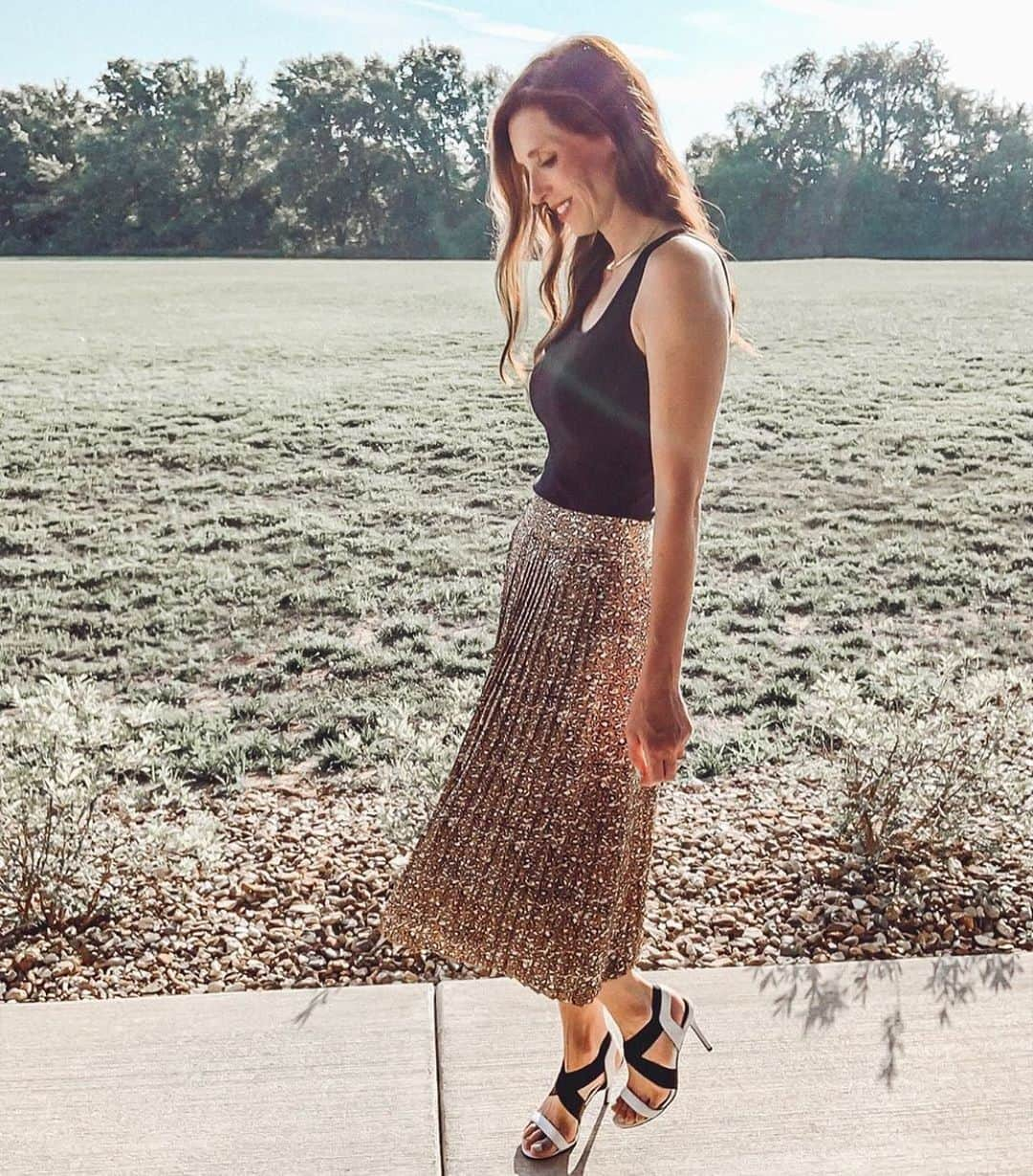 ナインウエストさんのインスタグラム写真 - (ナインウエストInstagram)「@thegrayspacesblog is making moves in our Maya sandals. #regram」9月10日 0時34分 - ninewest